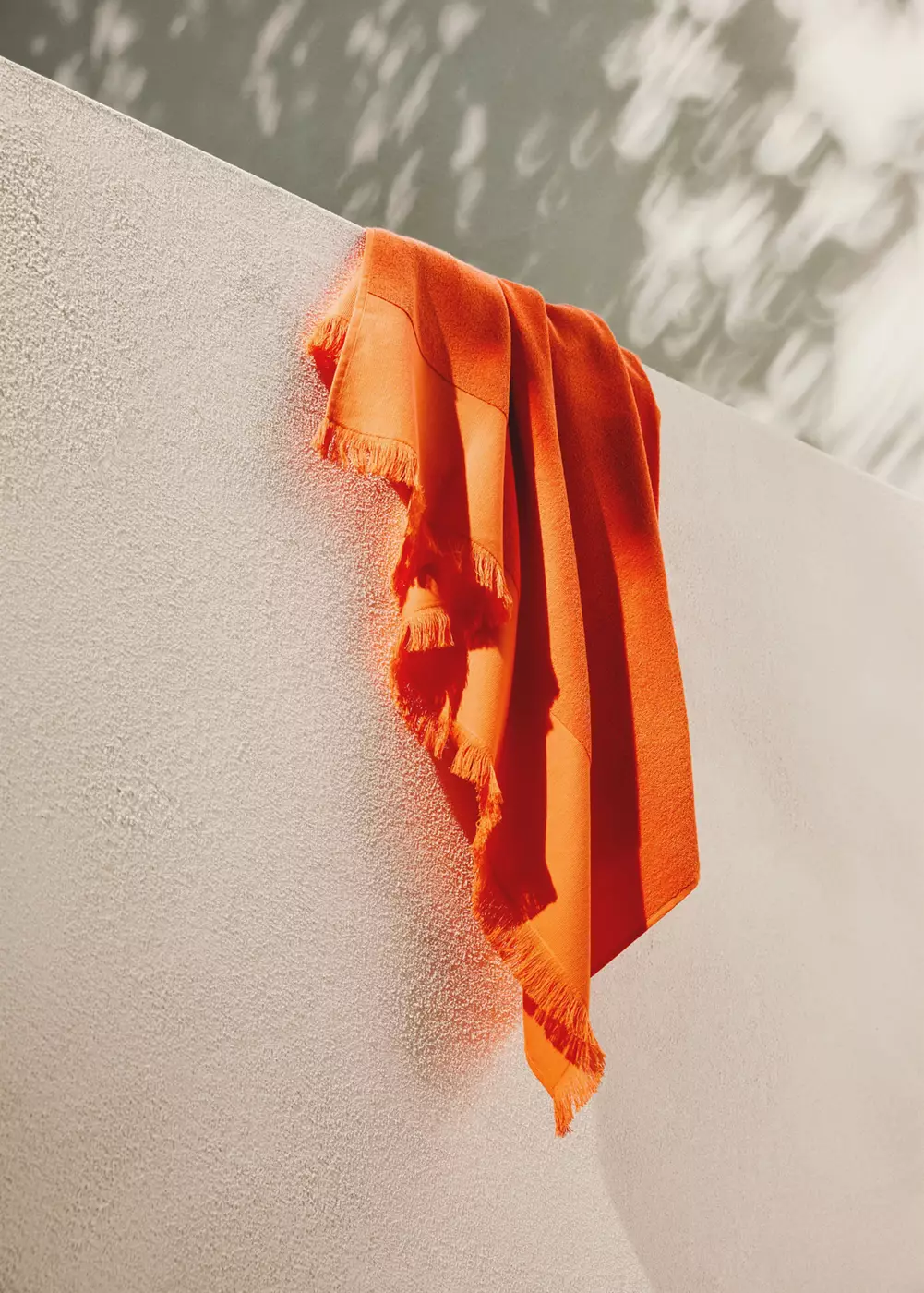 Serviette de plage unie overdyed à franges, MANGO HOME