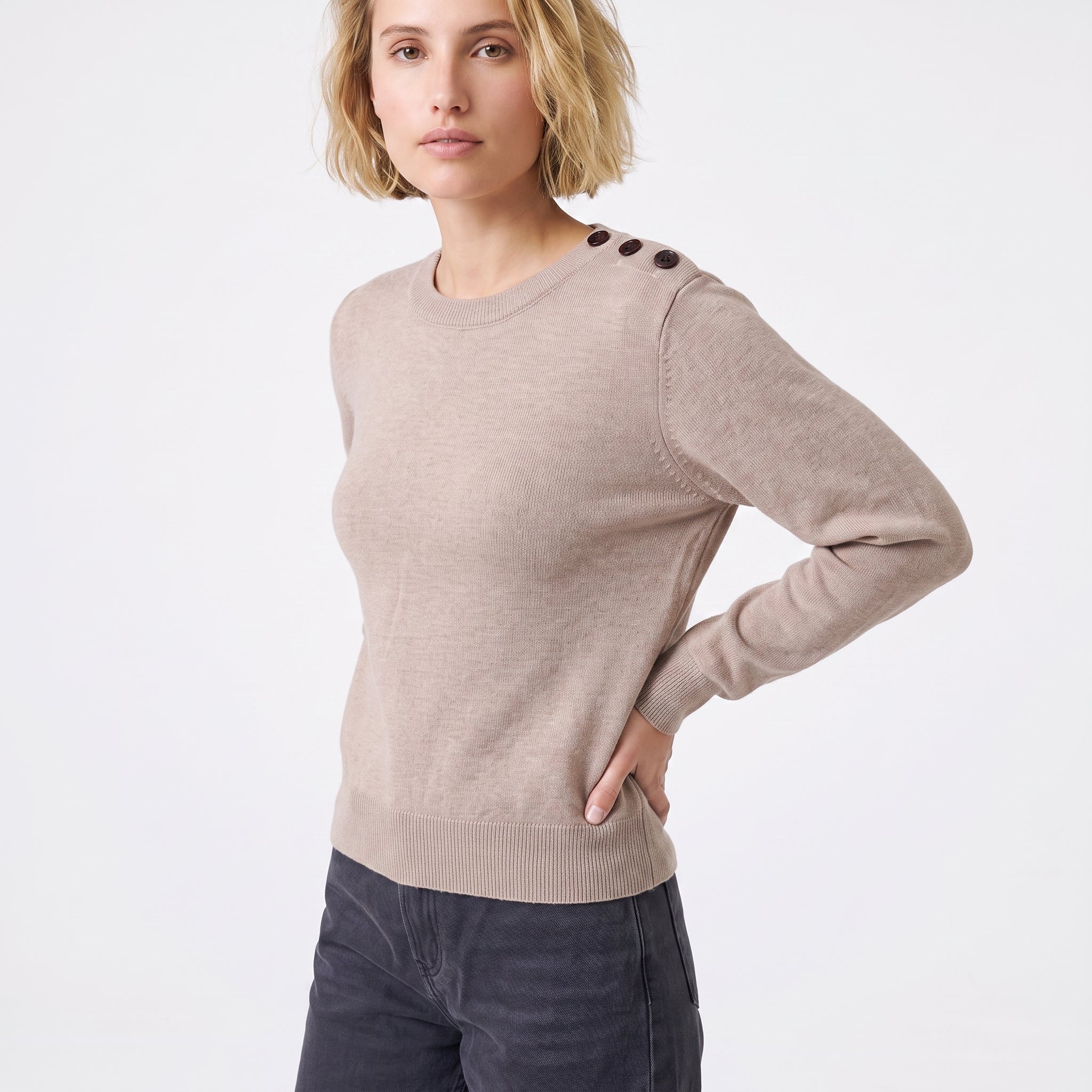 Pull femme en maille  à boutons épaule FLELIA, ARTLOVE