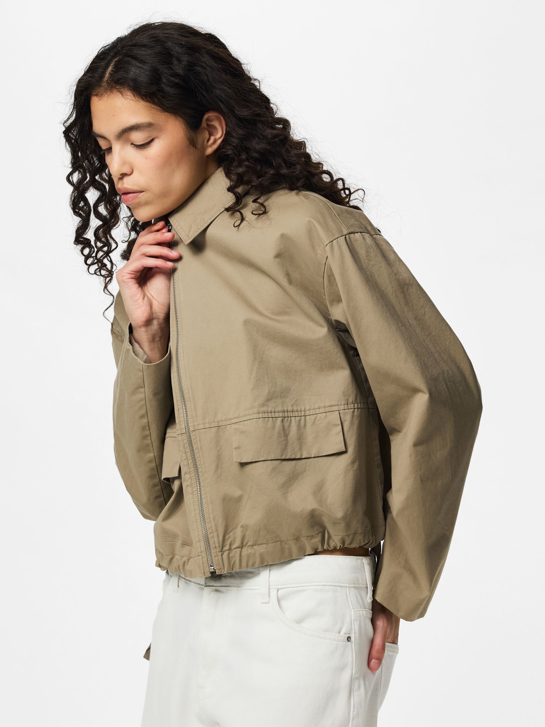 Veste, PIECES