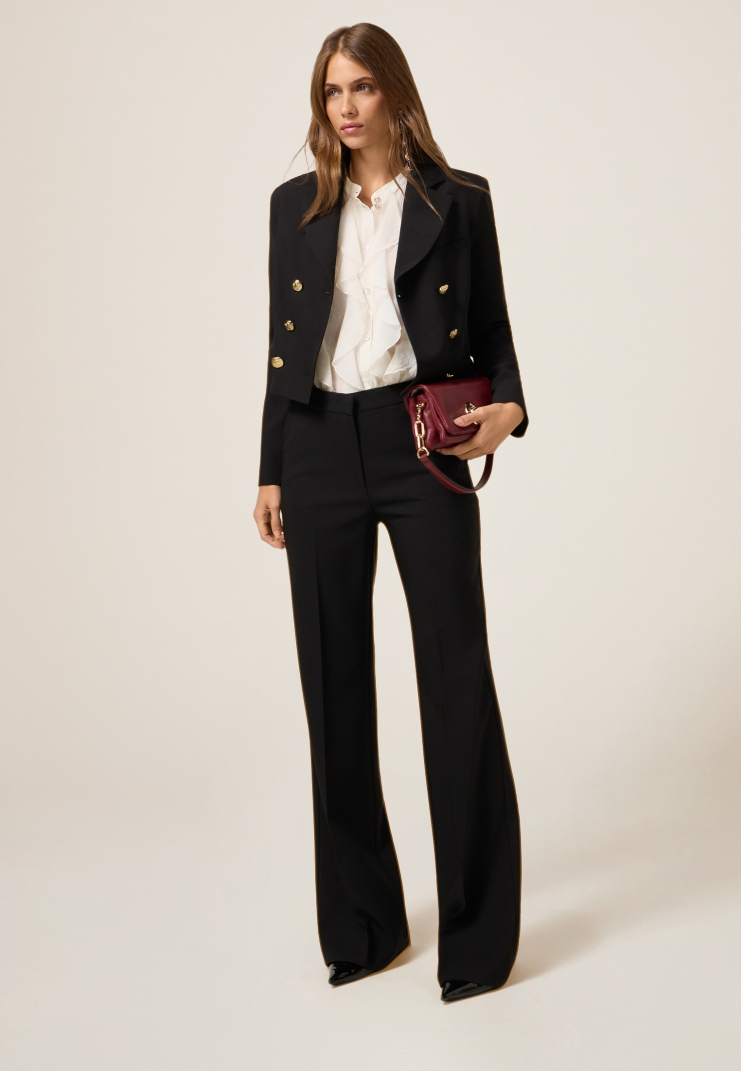 Pantalon palazzo, OLTRE