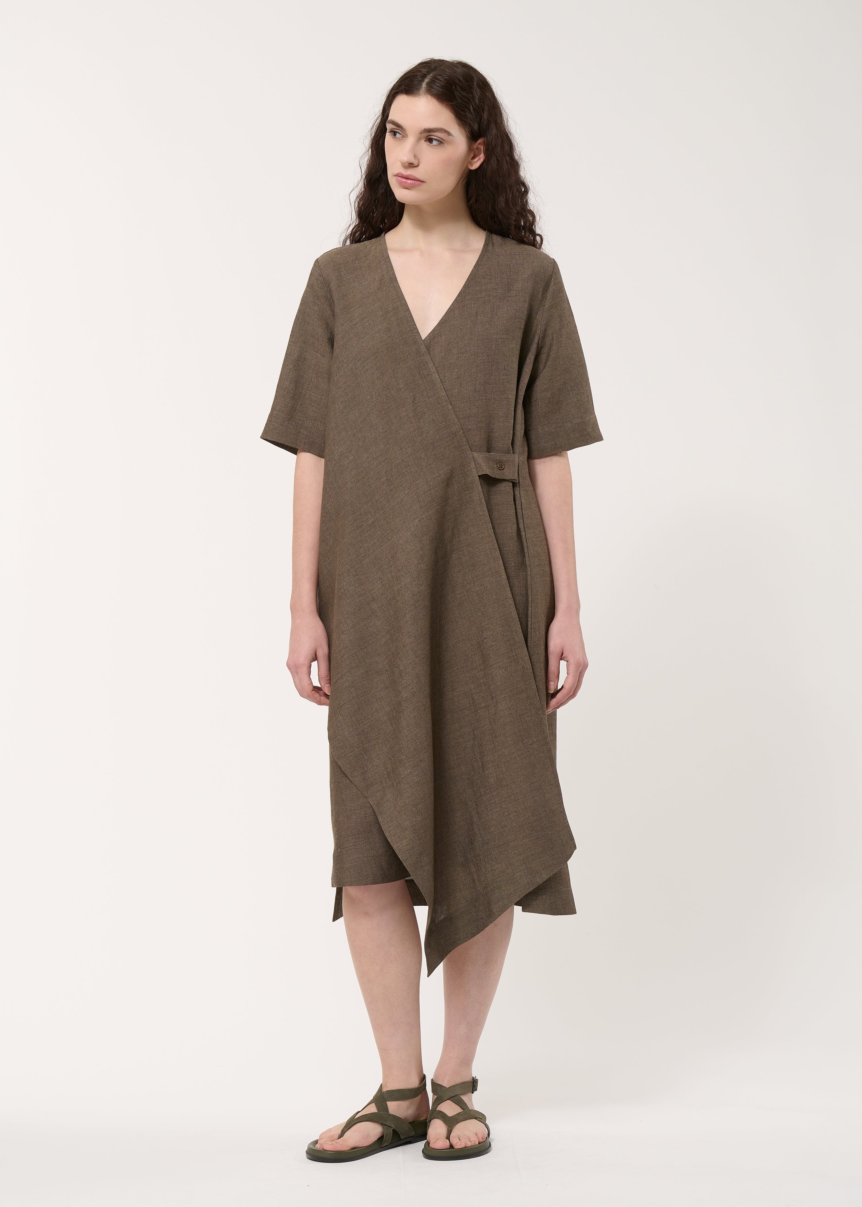 Robe portefeuille asymétrique, HUMILITY