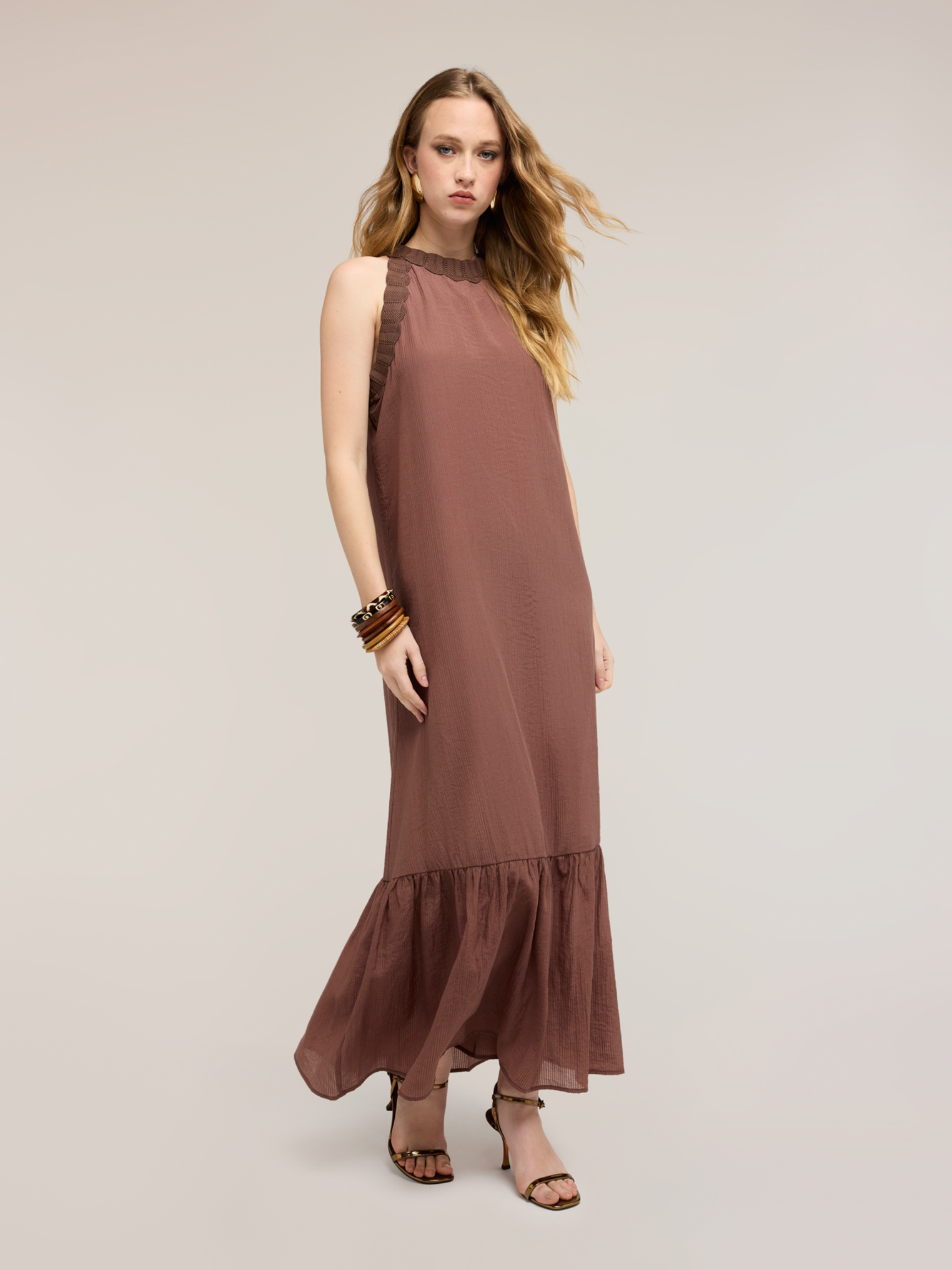 Robe longue, MOTIVI