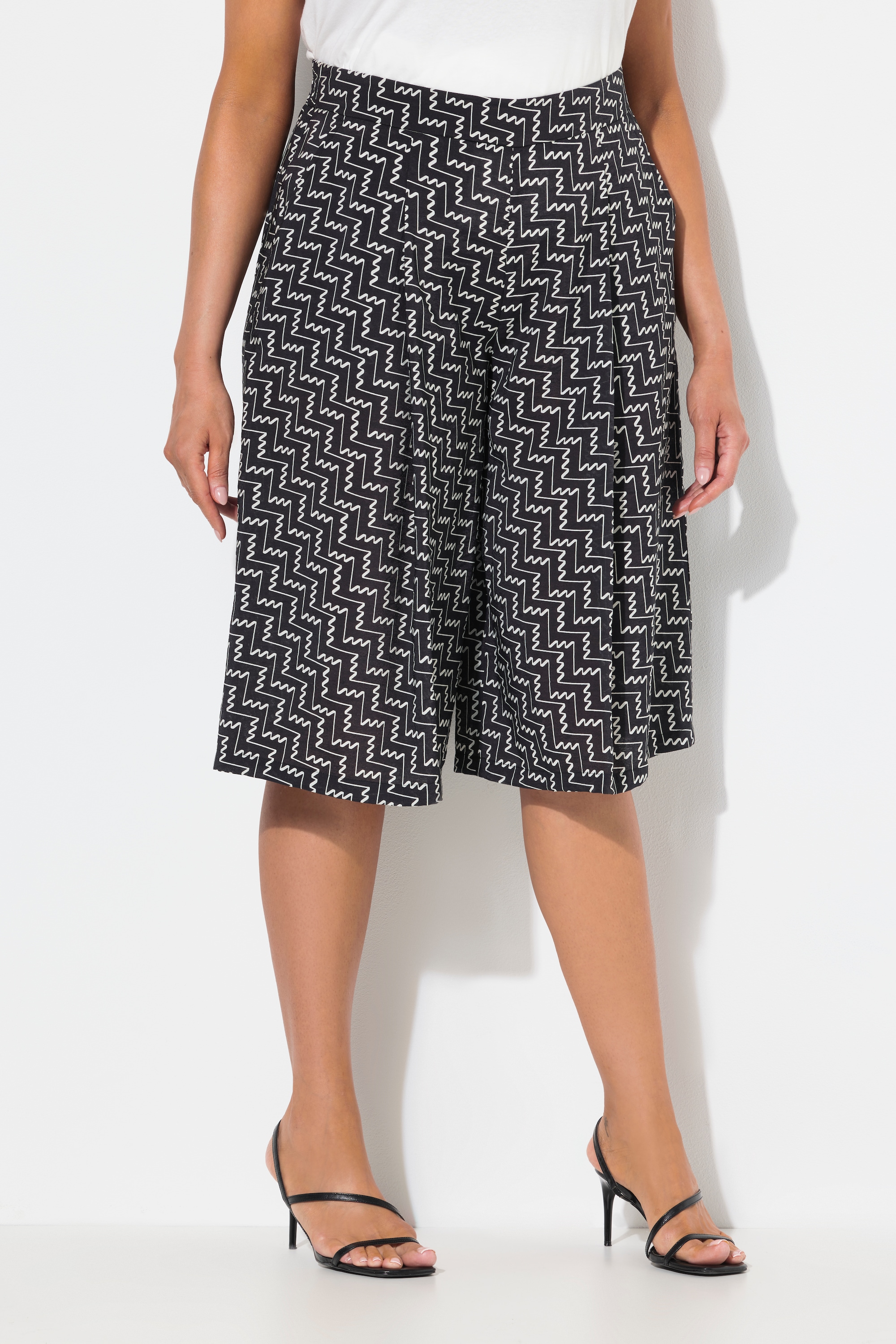Jupe-culotte courte. Jambe large et taille, ULLA POPKEN