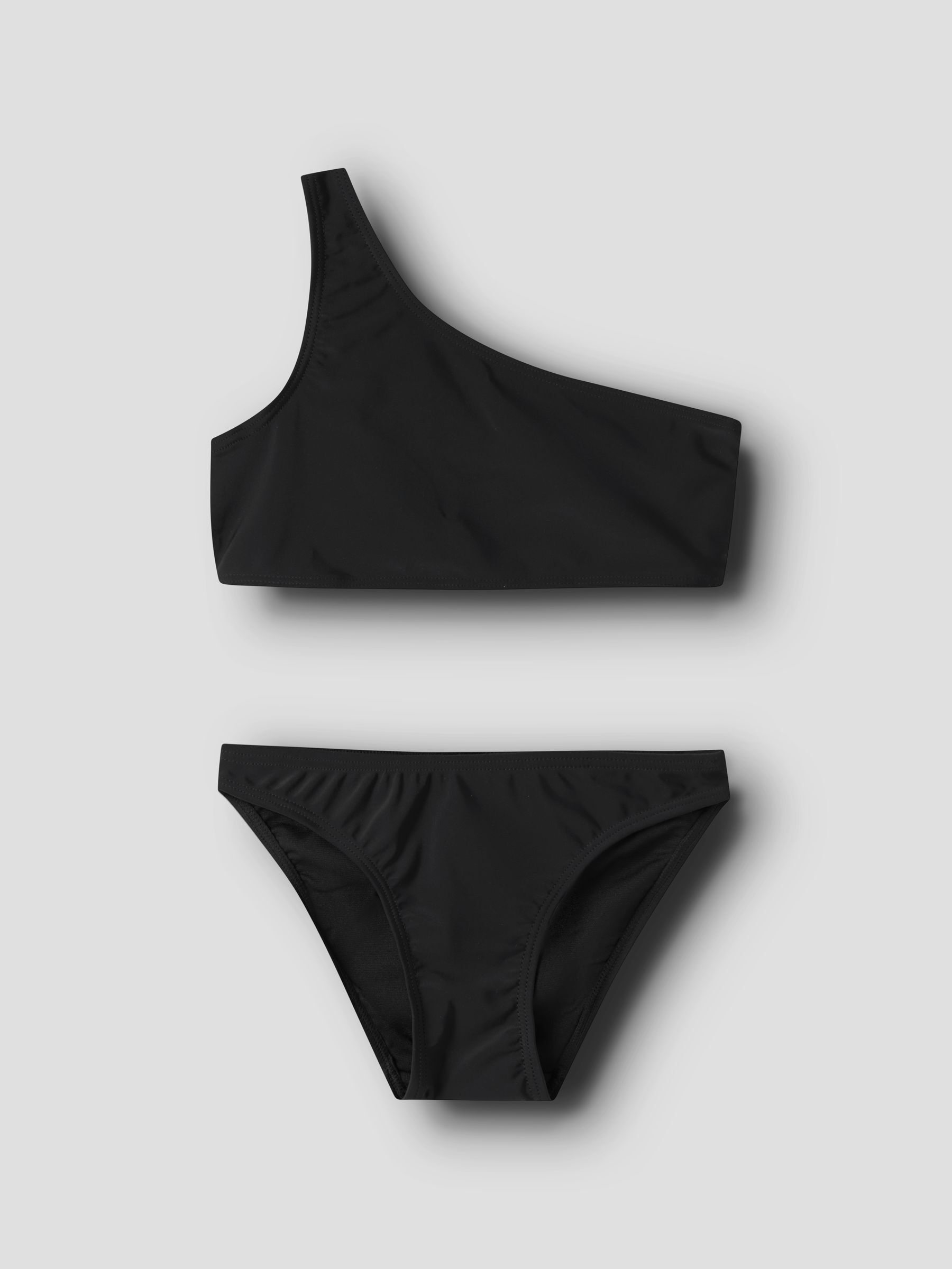Bikini Asymétrique, NAME IT