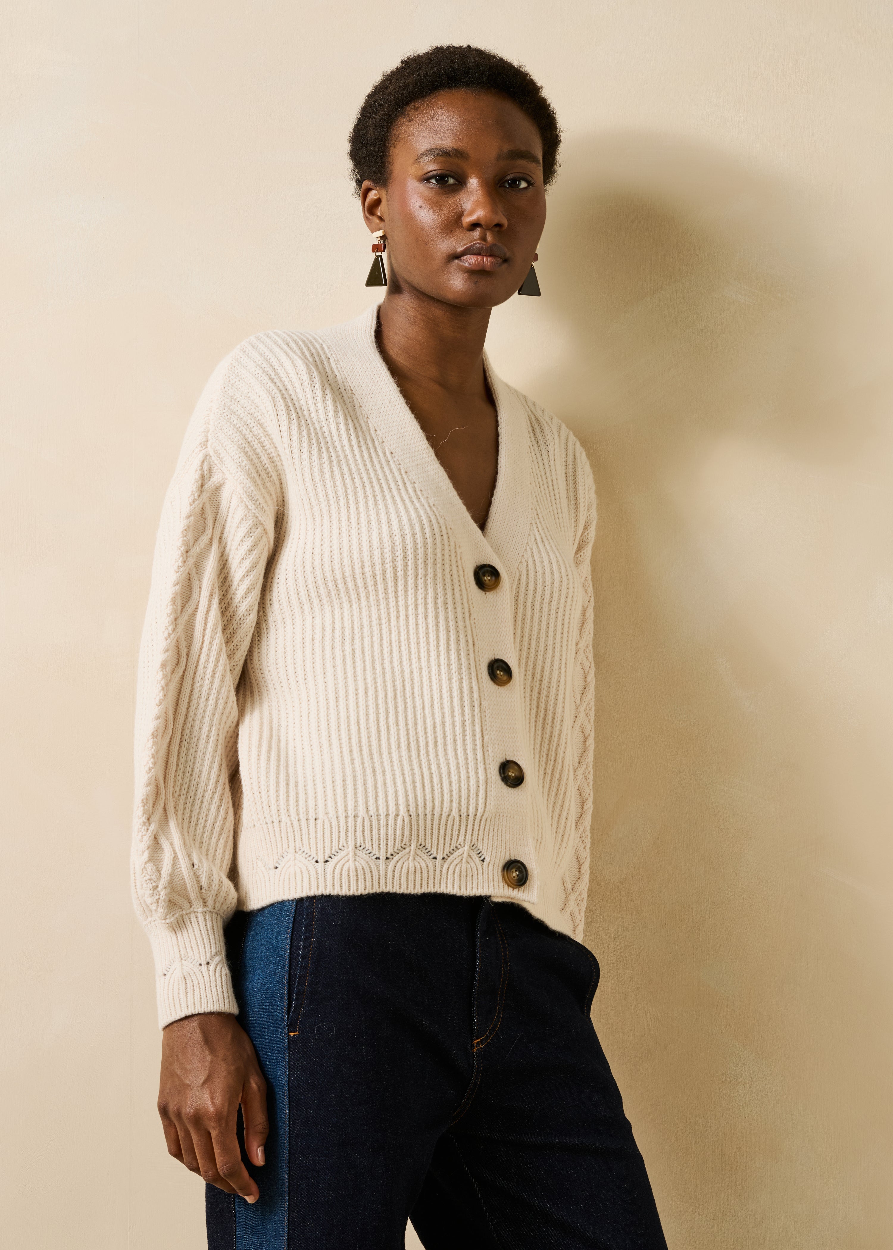 Gilet court manches longues col V, LA FEE MARABOUTEE