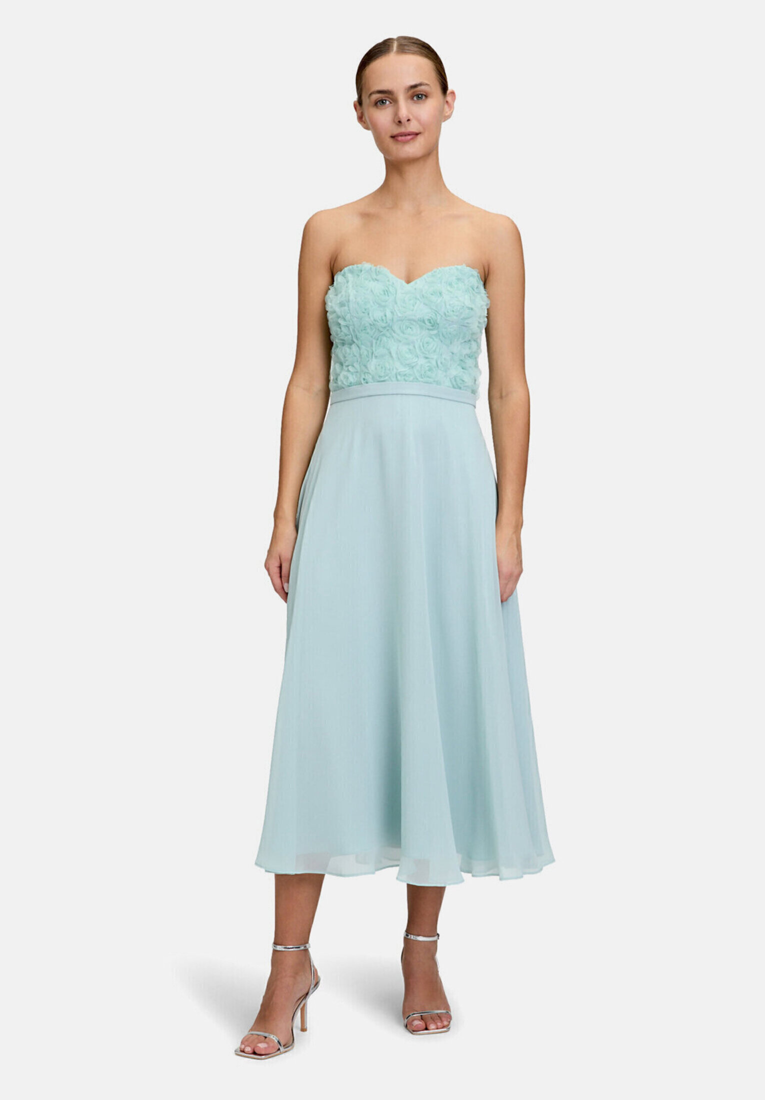 Robe de soirée à découpes, VERA MONT