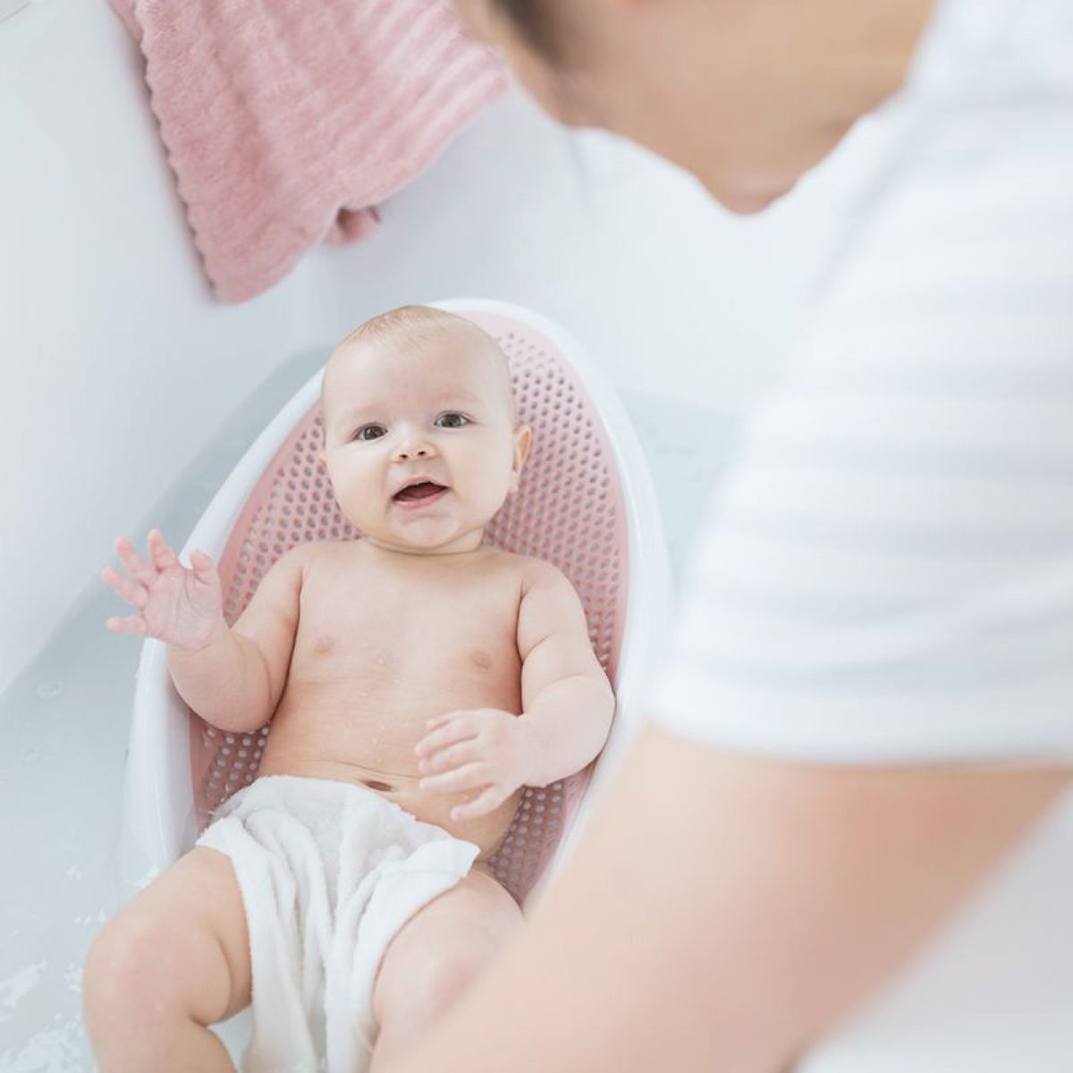 Baignoire bébé, transat et anneau de bain : quelle différence