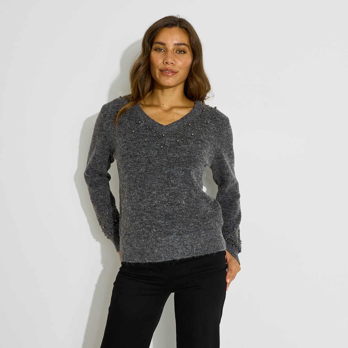 Pull col V perles, GRAIN DE MALICE