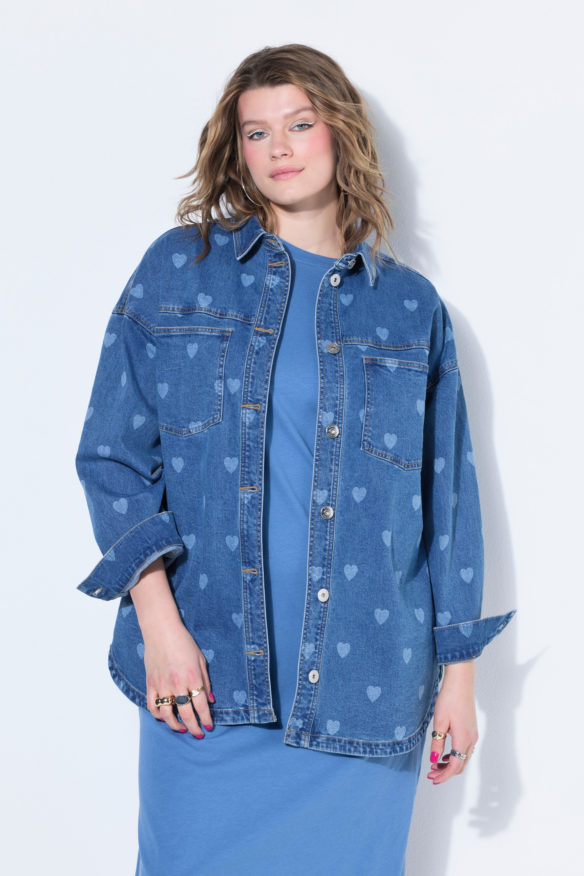 Chemise en jean oversize, imprimé laser cœurs, STUDIO UNTOLD