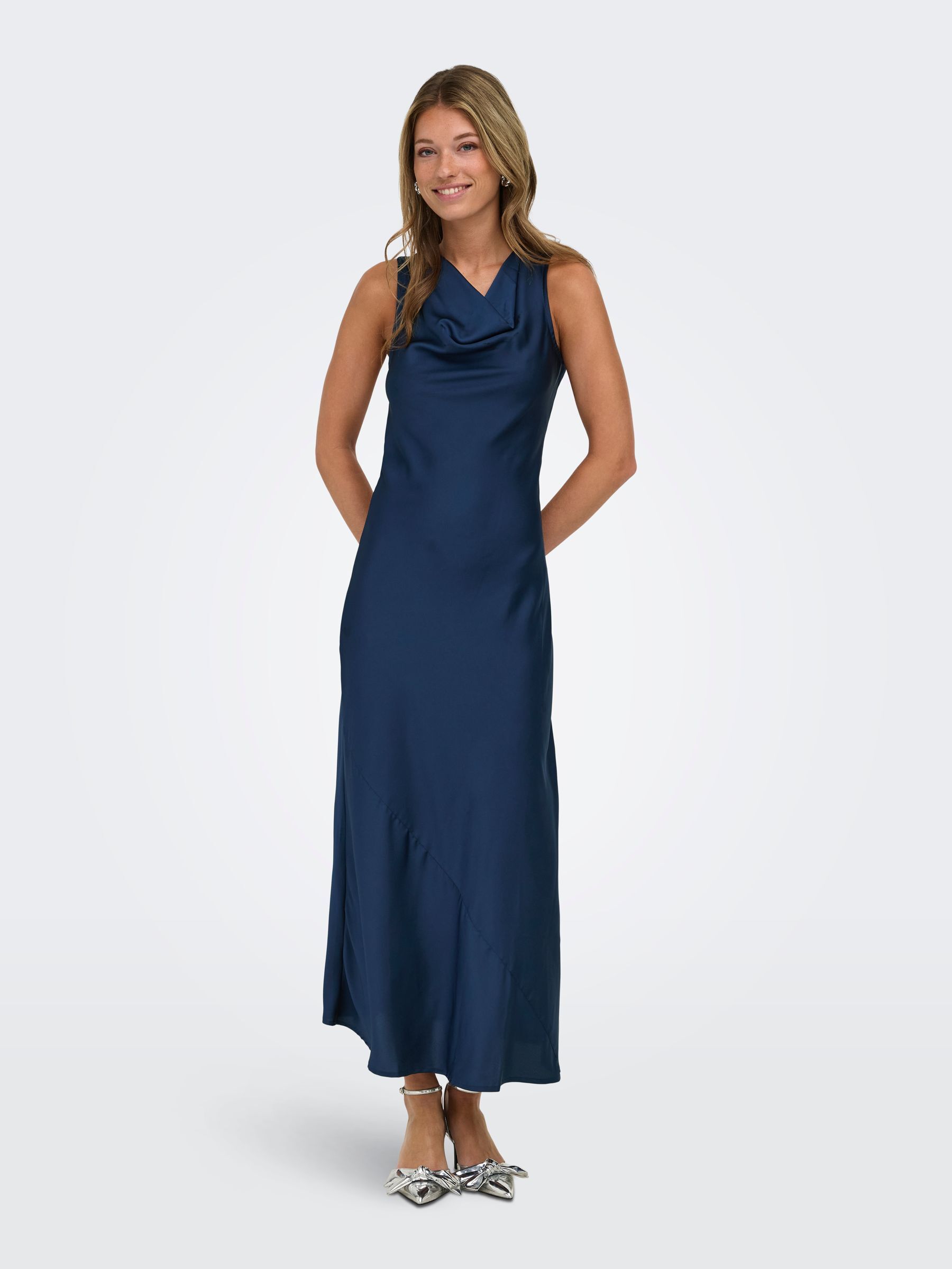 Robe, ONLY