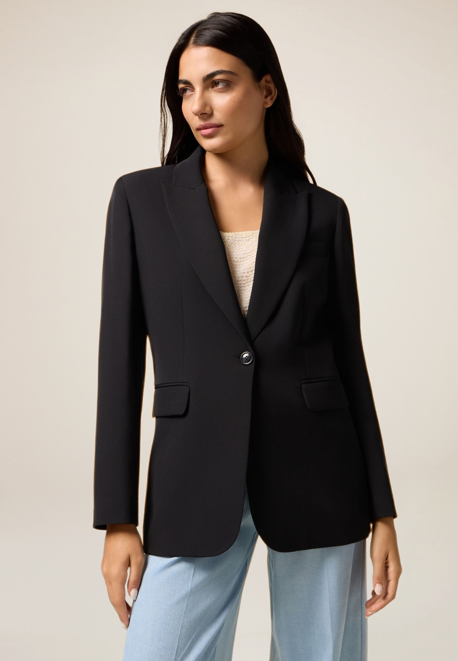 Blazer, OLTRE