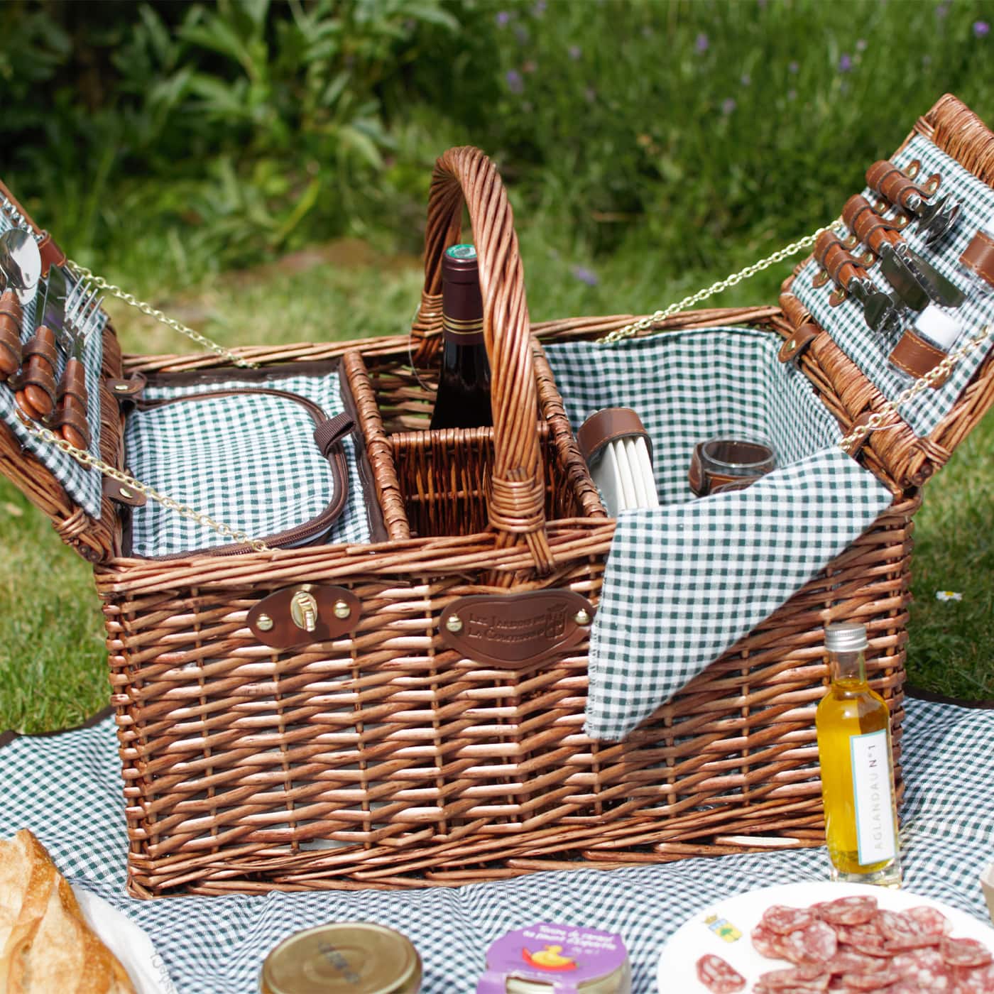 Panier Pique-Nique 2 Personnes Osier Naturel – Isotherme + Couverture Imperméable + Vaisselle Complète – Idéal Romantique Ou Camping