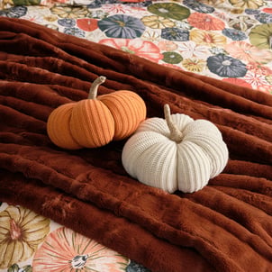 Knitted Pumpkin Décor/Cushion ÉDITÉ