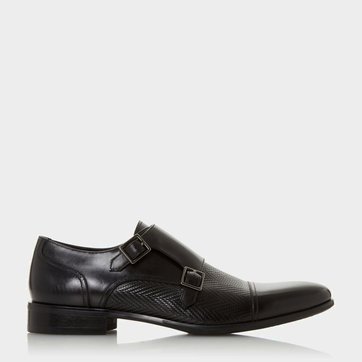 chaussure avec boucle