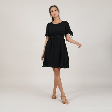 Kurzes Kleid, ausgestellte Schnittform, Taillengürtel MOLLY BRACKEN