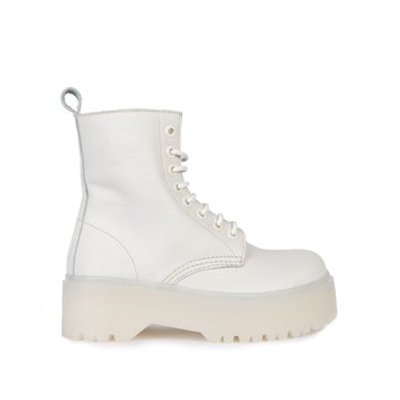 bottes avec lacets arrière