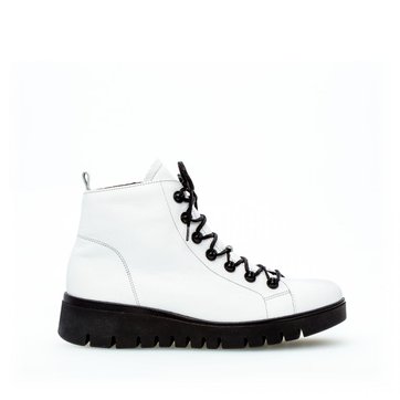 chaussure blanche homme talon carré