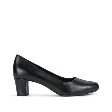 heeled court shoes