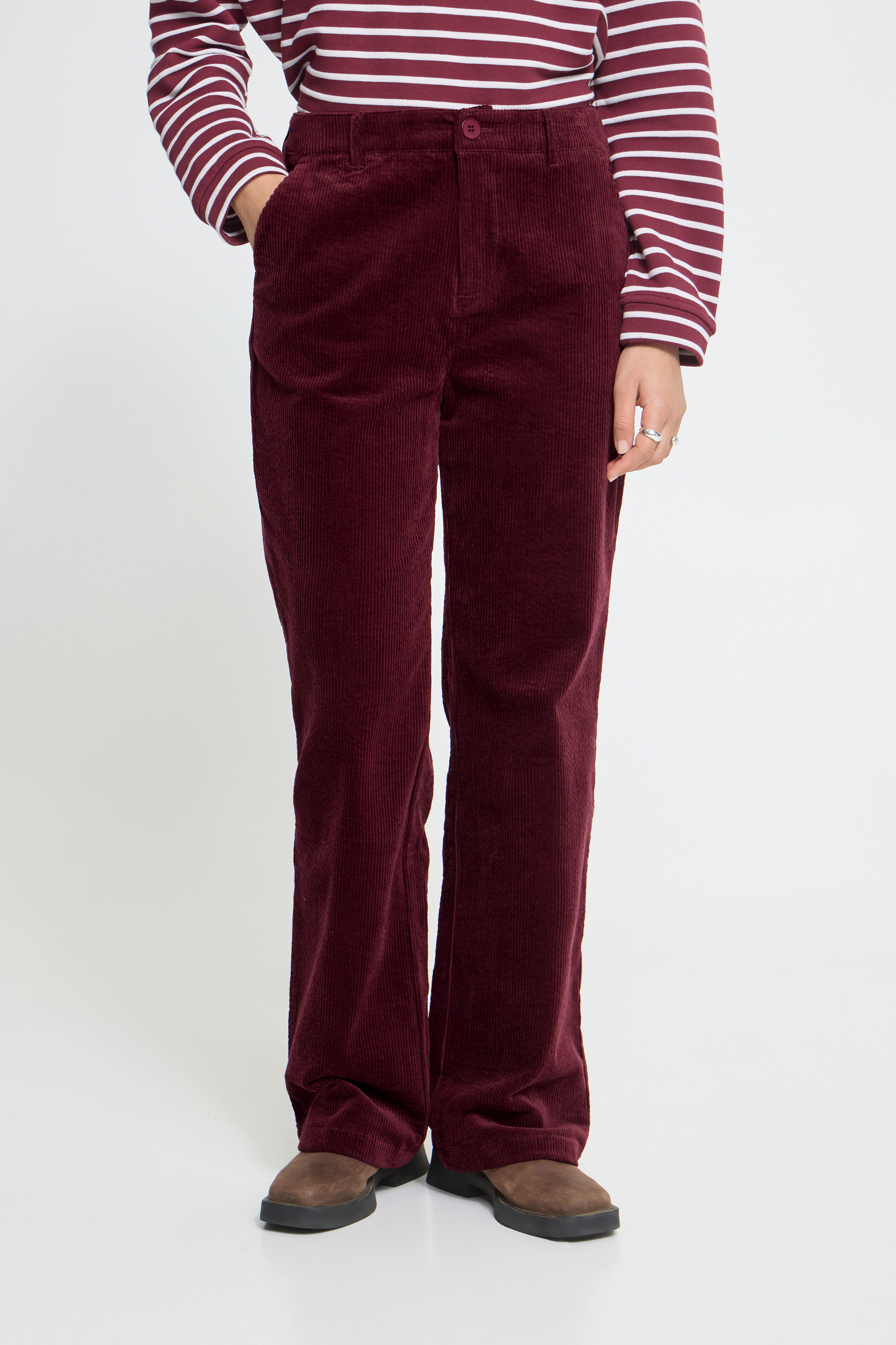 Pantalon en velours côtelé, ICHI