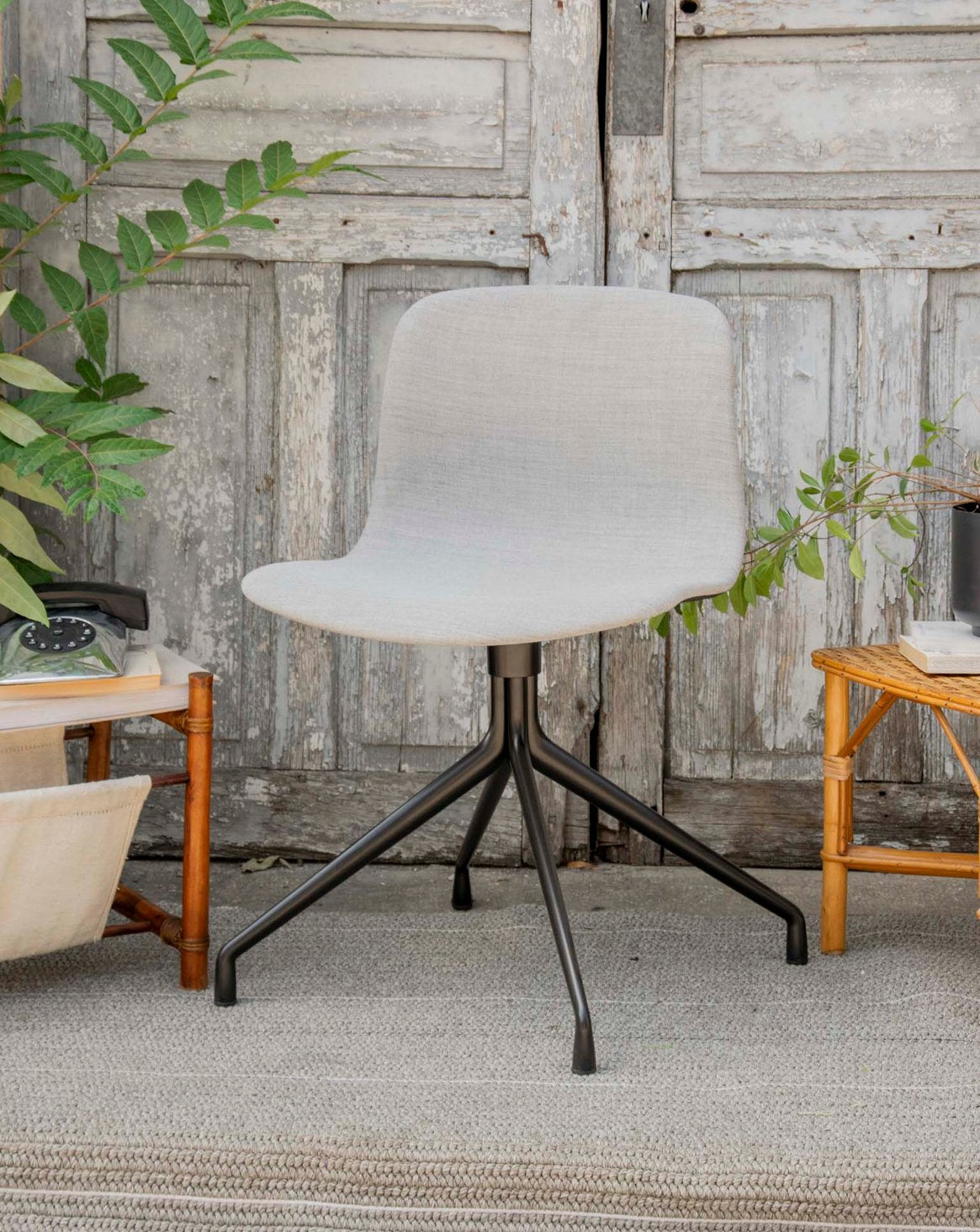 Chaise au design minimaliste Alma N°1759 - Bon état, DEBONGOUT