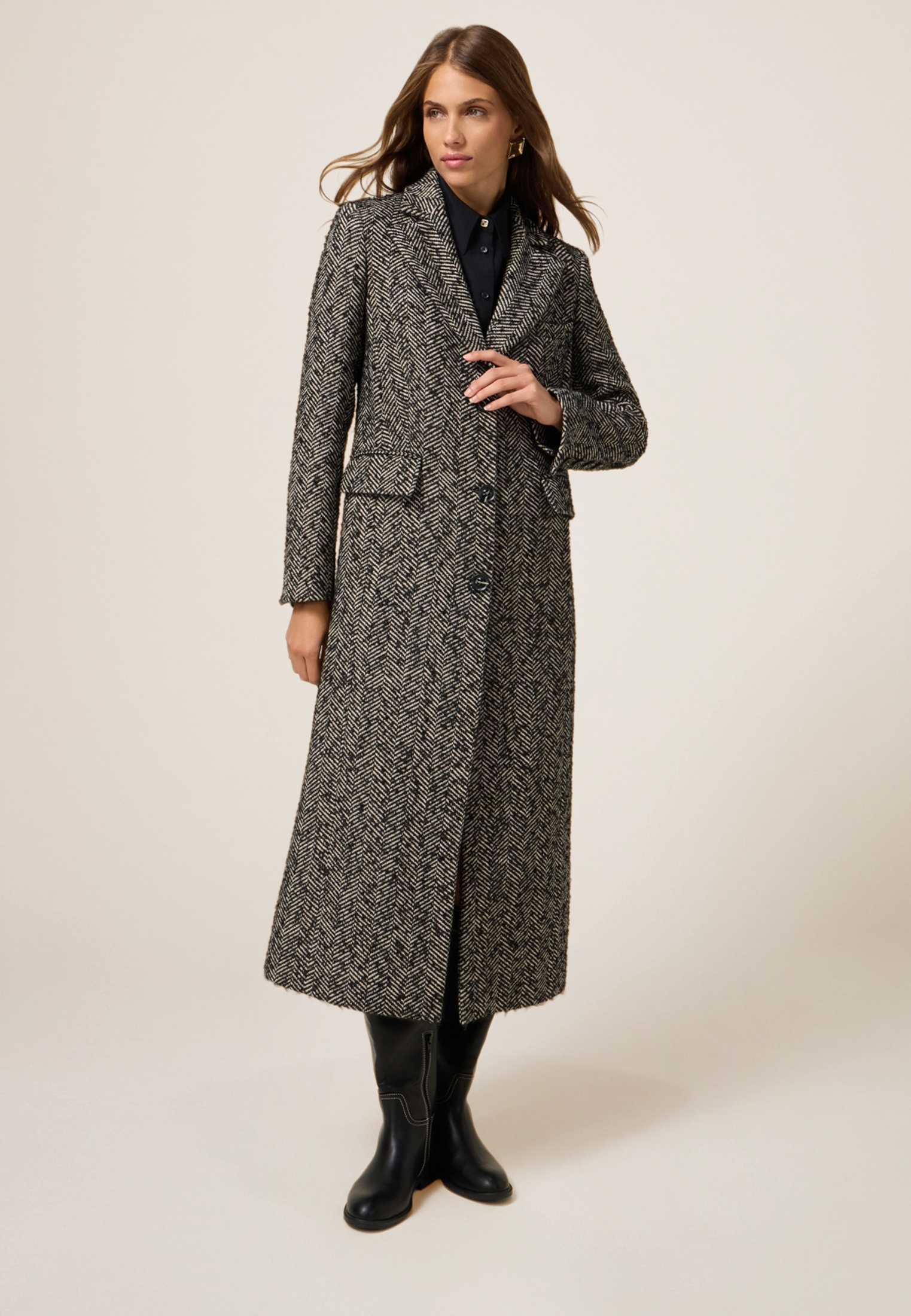 Manteau long à chevrons, OLTRE