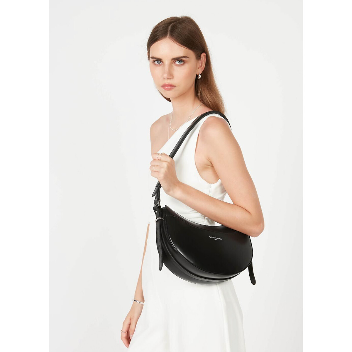 Suave Ace Crossbody Bag in Leather