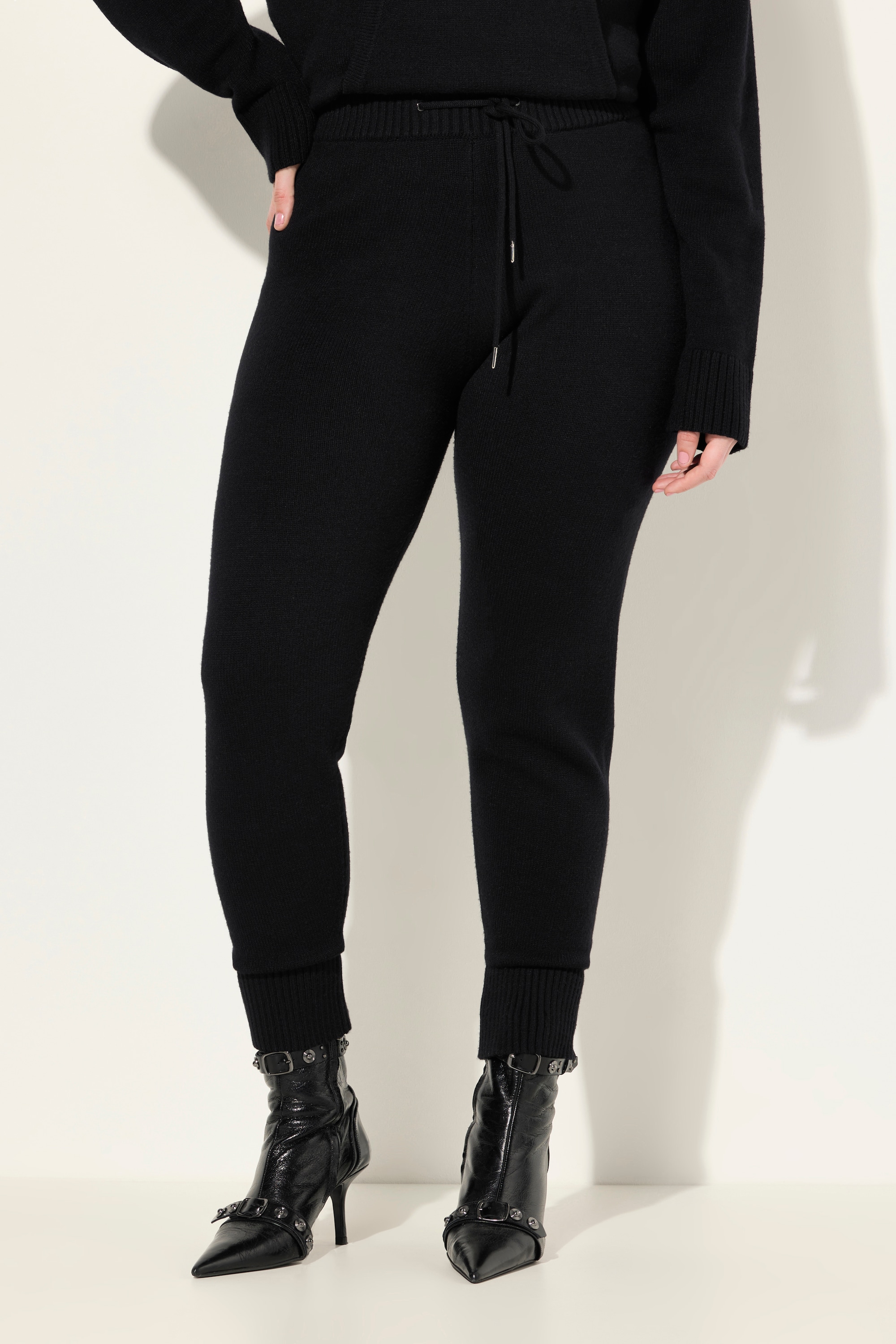 Pantalon en maille. Taille large, ULLA POPKEN