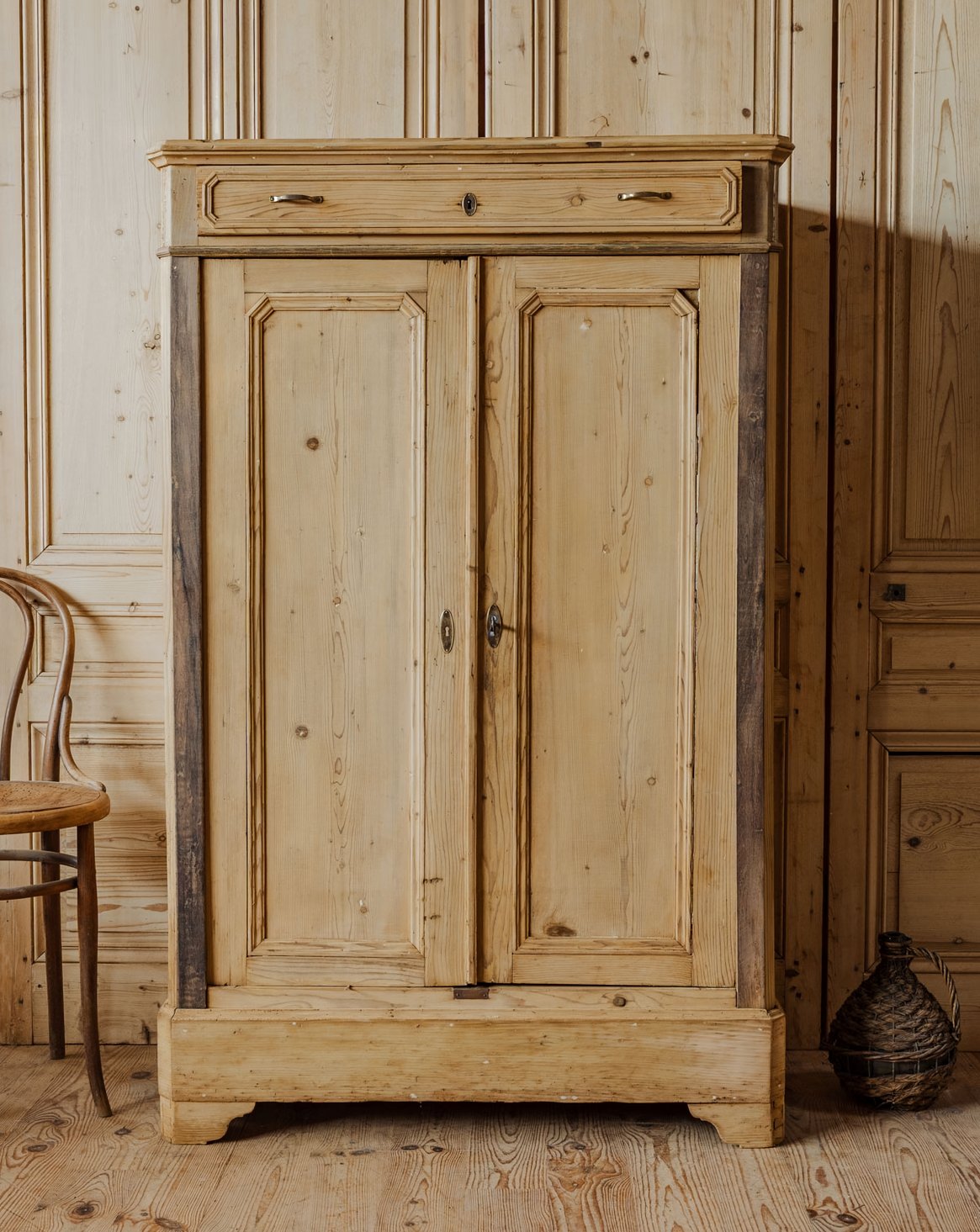 Armoire en bois Blandine N°439 - Bon état, DEBONGOUT