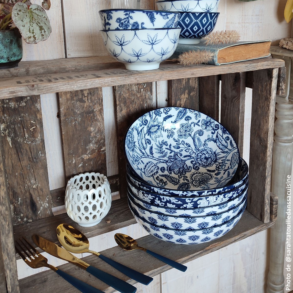 Service de Table, Assiettes et Bols 18 Pièces pour 6 Personnes, Assortiment de Vaisselle, Service à Imprimés Noirs et Blancs, Assiettes et Bols en Porcelaine