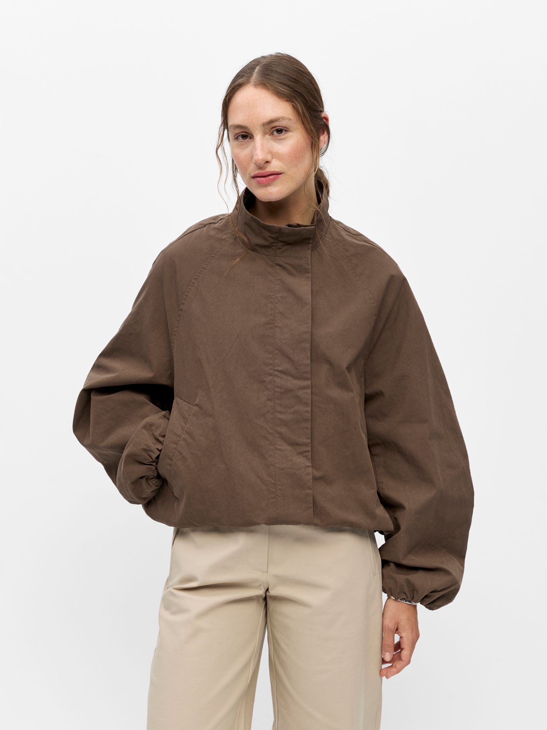 Veste, OBJECT