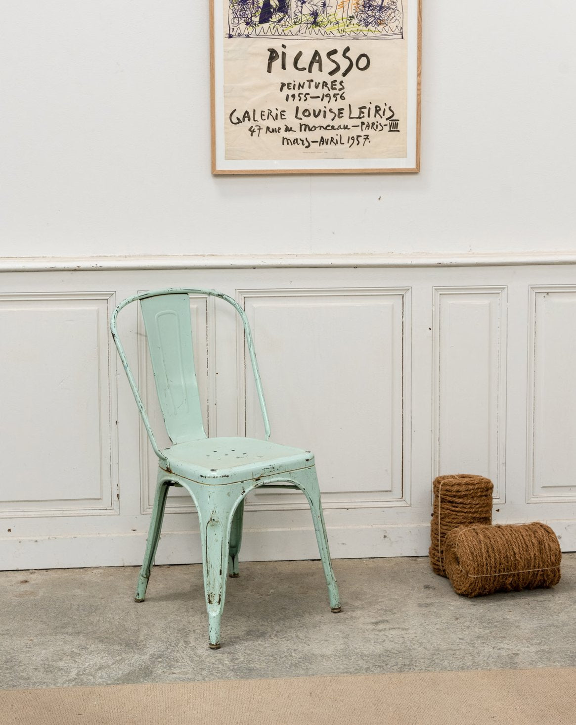 Chaise Tolix en métal vert menthe Alma N°1699 - Bon état, DEBONGOUT