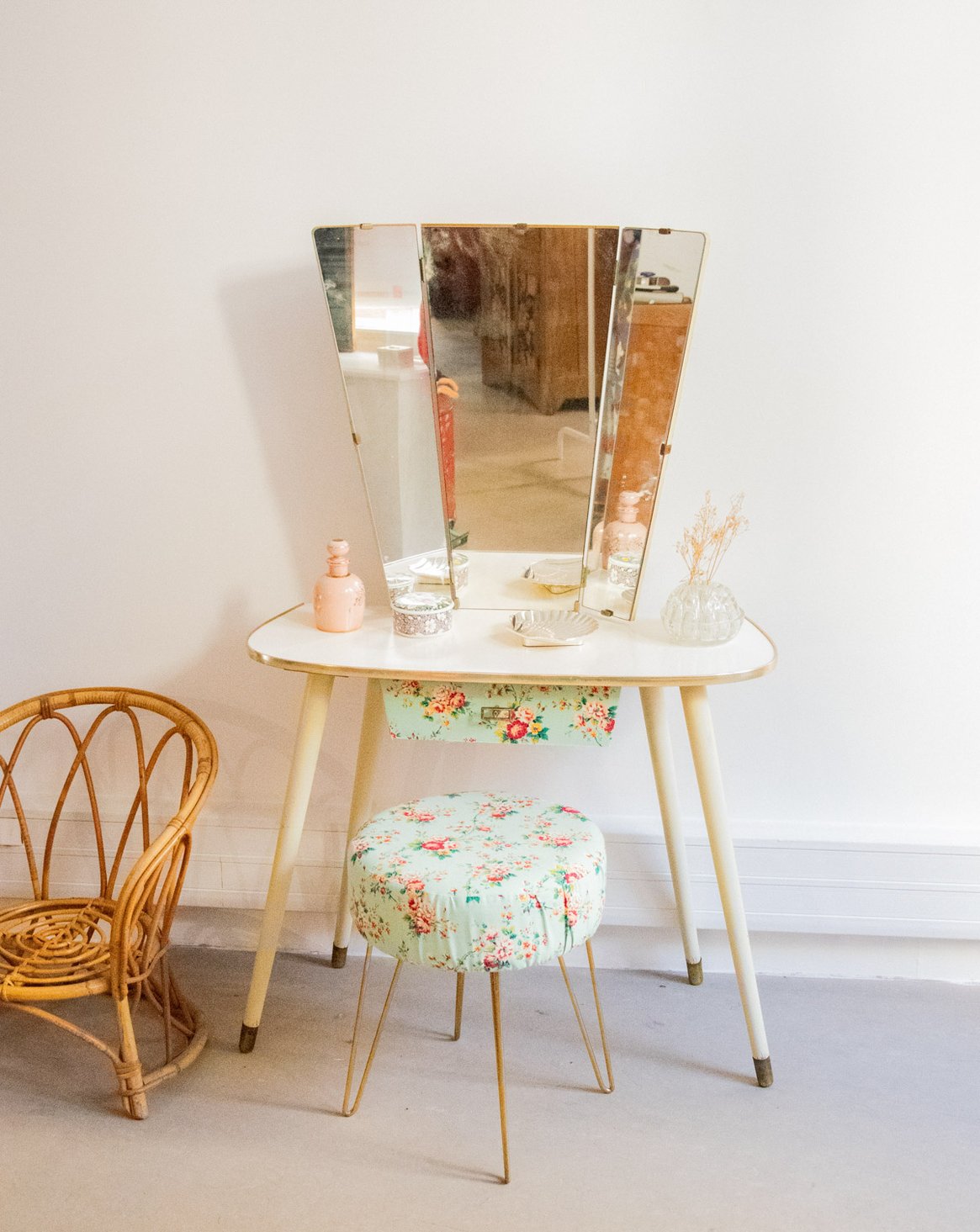 Coiffeuse pour enfant Louise N°270 - Bon état, DEBONGOUT