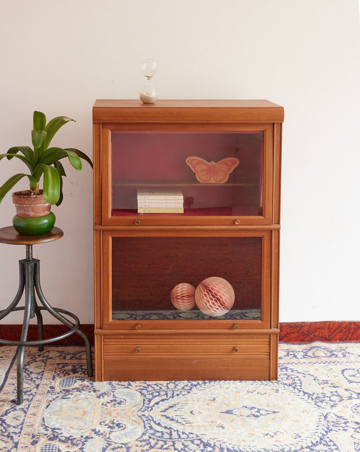 Vitrine MD en bois Victoria N°1361 - Bon état, DEBONGOUT