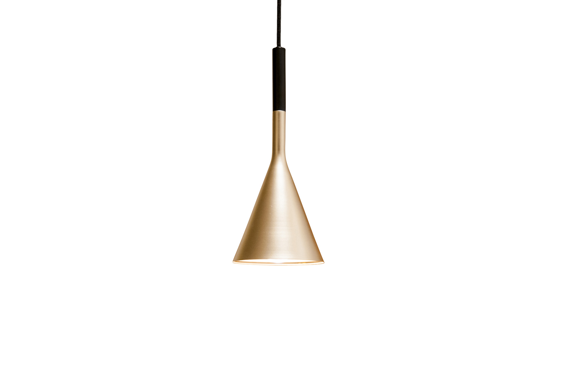 Luminaire suspendu finition dorée en laiton BOB, PRODUIT INTERIEUR BRUT