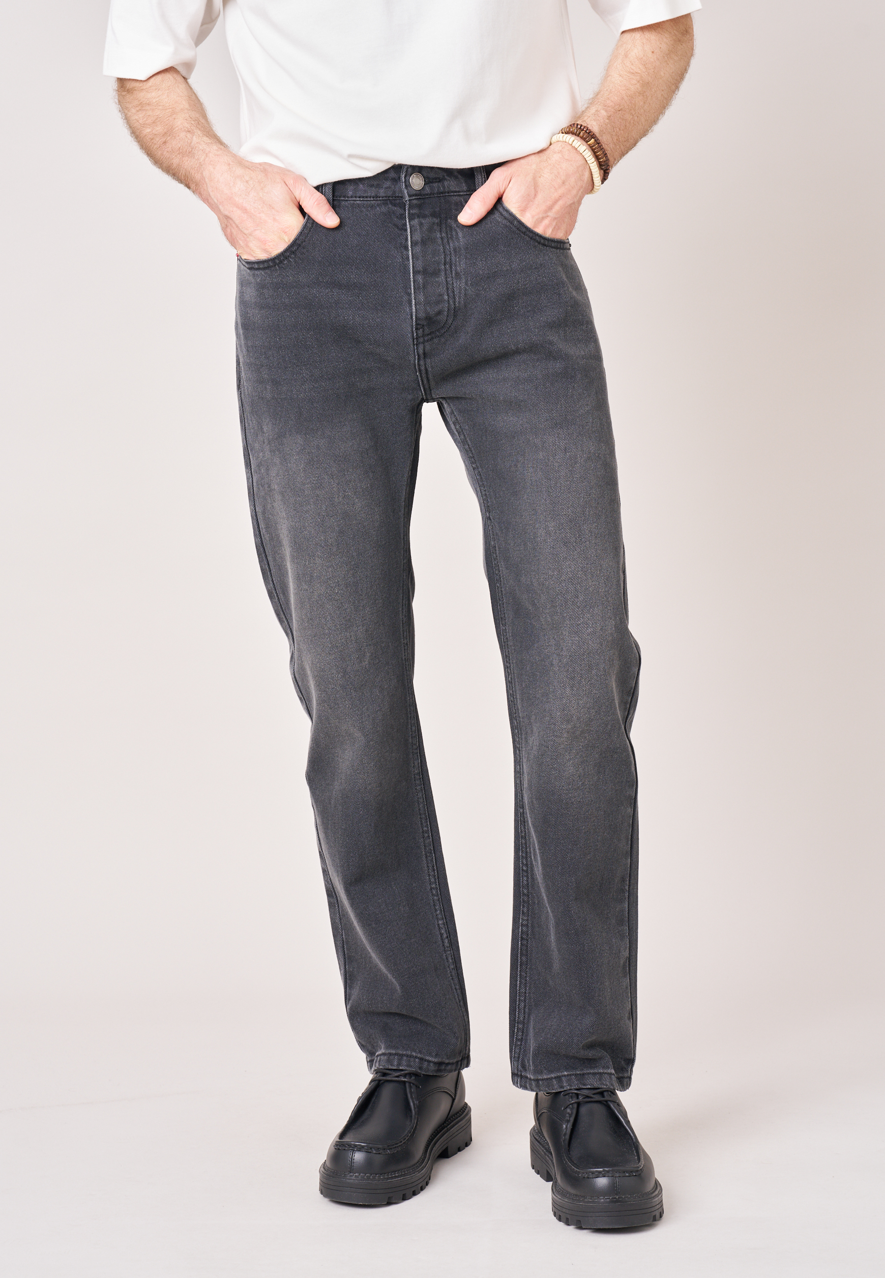 Jean straight homme en coton noir délavé SAUL, DEELUXE