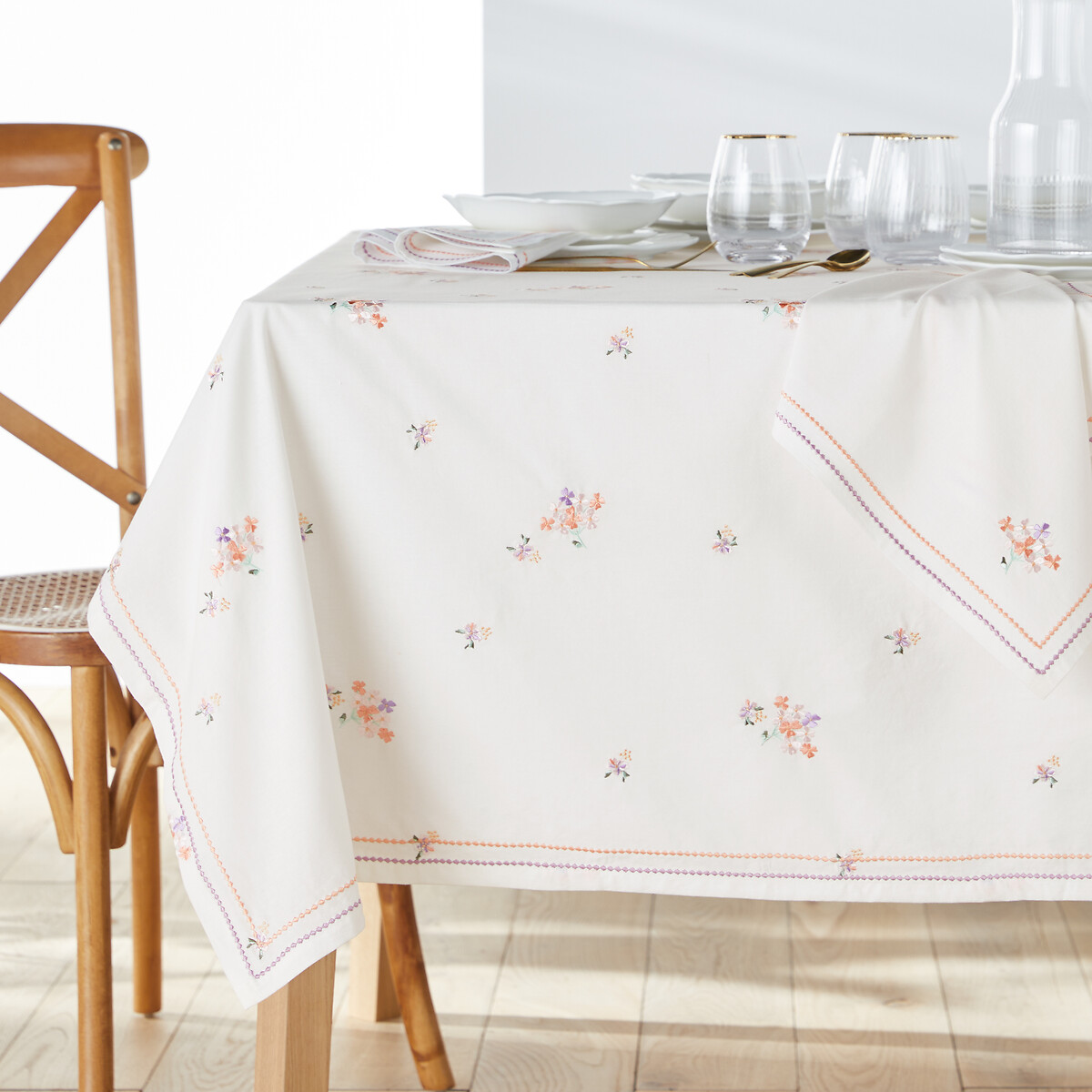 Mellis Embroidered Floral 100% Washed Cotton Tablecloth