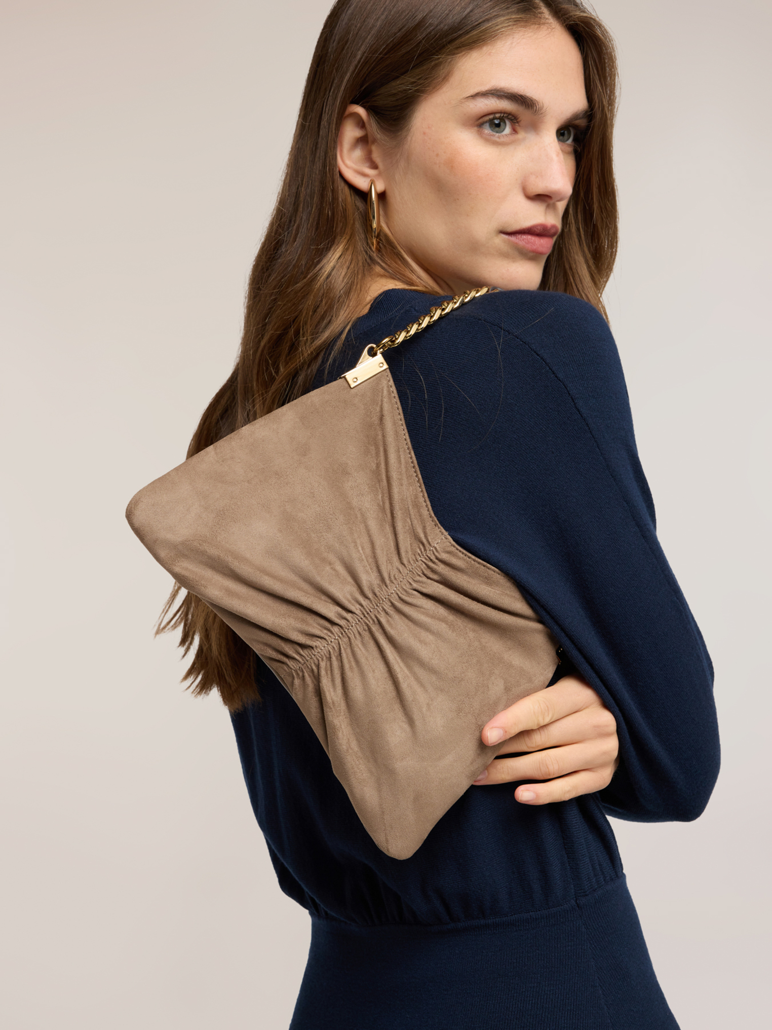 Sac à bandoulière avec drapé et chaîne, MOTIVI