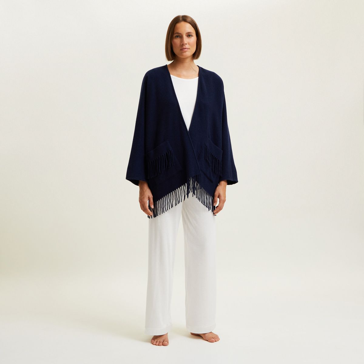 Poncho court en laine eponyme Laurence Tavernier La Redoute