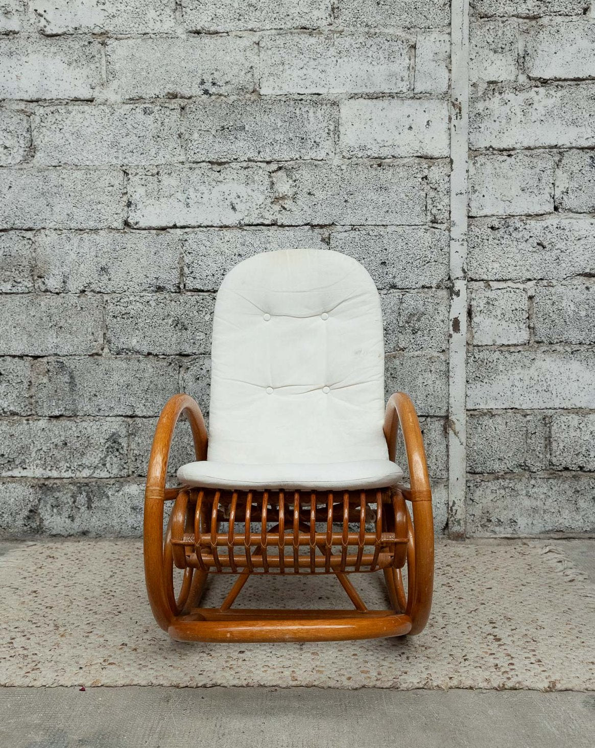 Superbe rocking-chair Alibert N°96 - Bon état, DEBONGOUT
