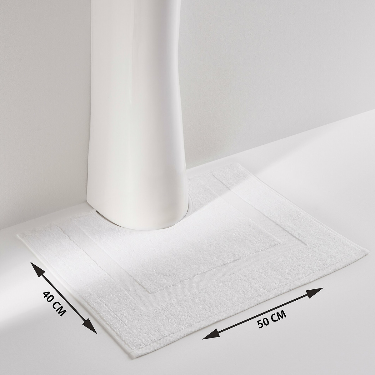 Product photograph of Scenario Terry Towelling Pedestal Mat from La Redoute UK