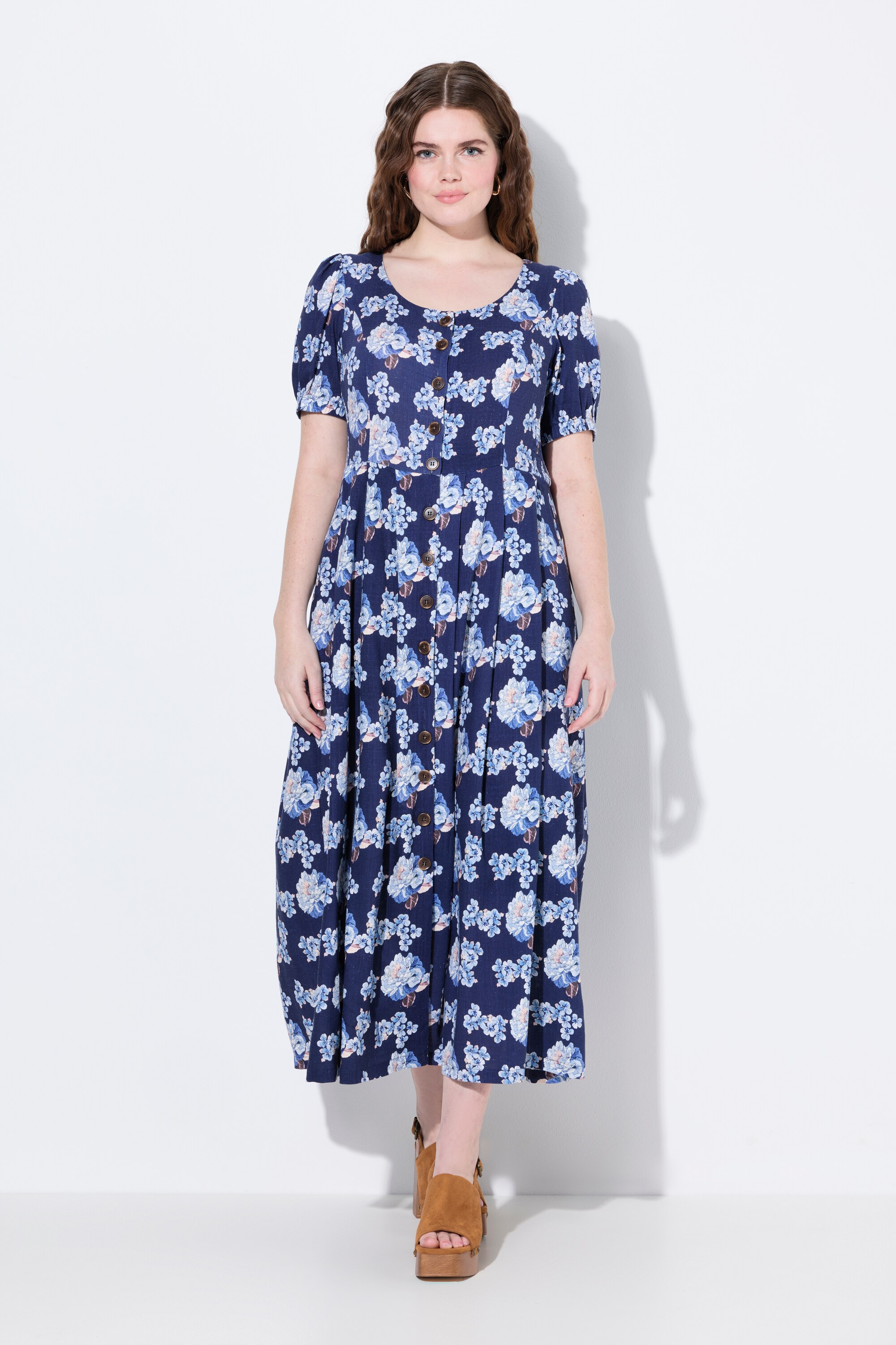 Robe maxi en lin mélangé. Poches. Décolleté, ULLA POPKEN