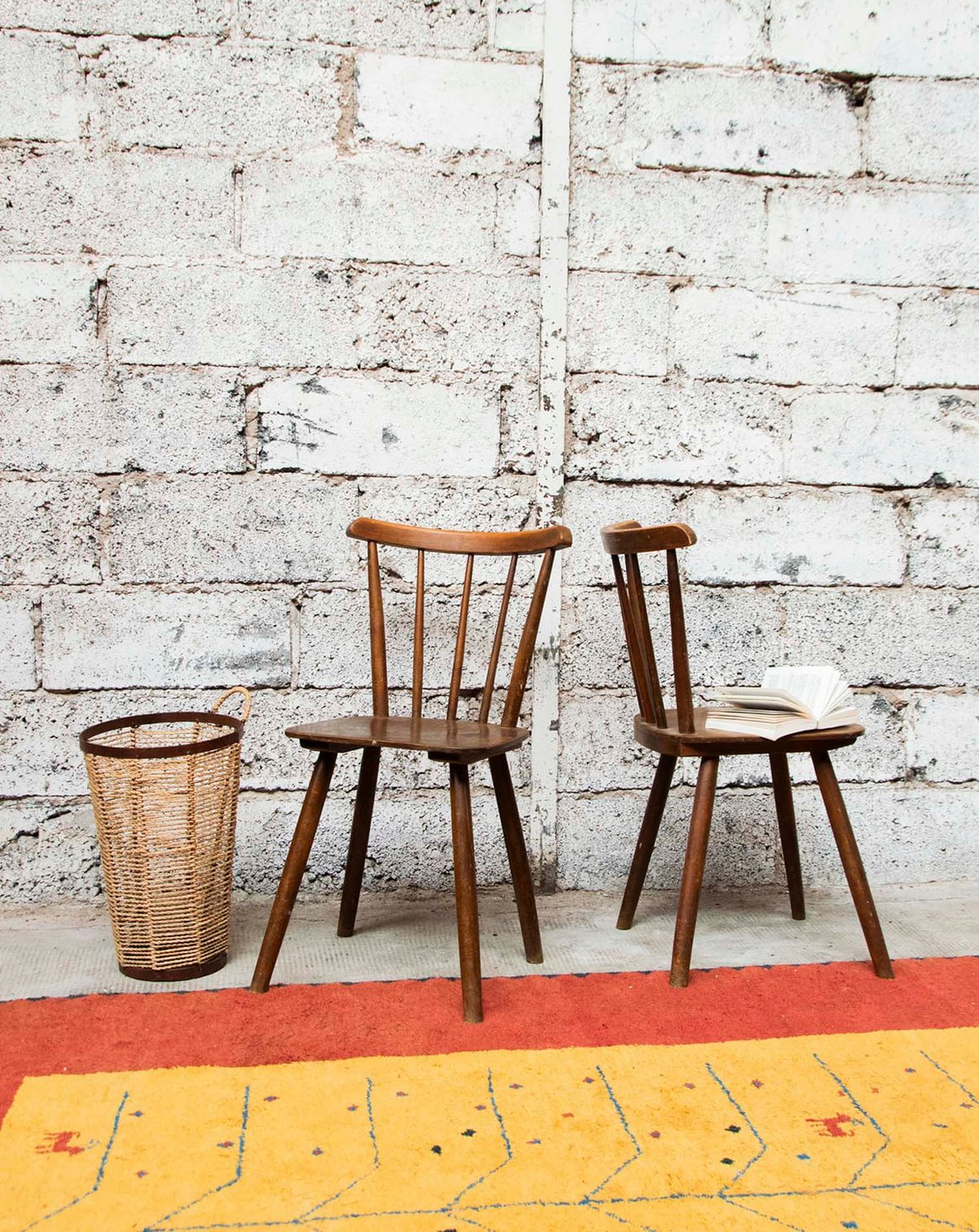 Paire de chaises en bois Alma N°731 - Bon état, DEBONGOUT