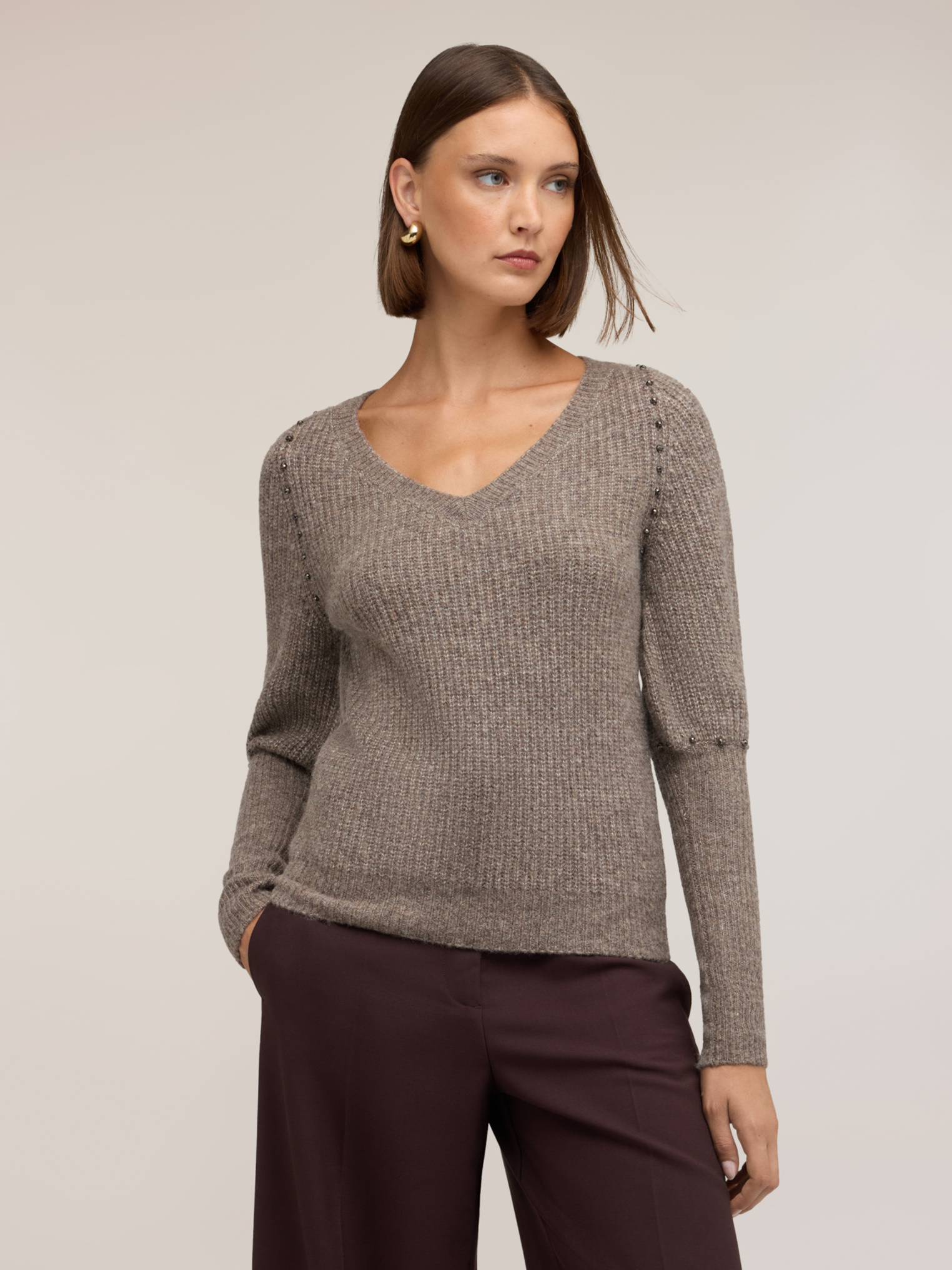 Pull à manches bouffantes avec clous, MOTIVI
