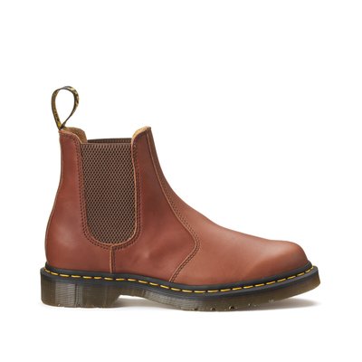 Carrara 2976 Chelsea Boots in Leather DR. MARTENS