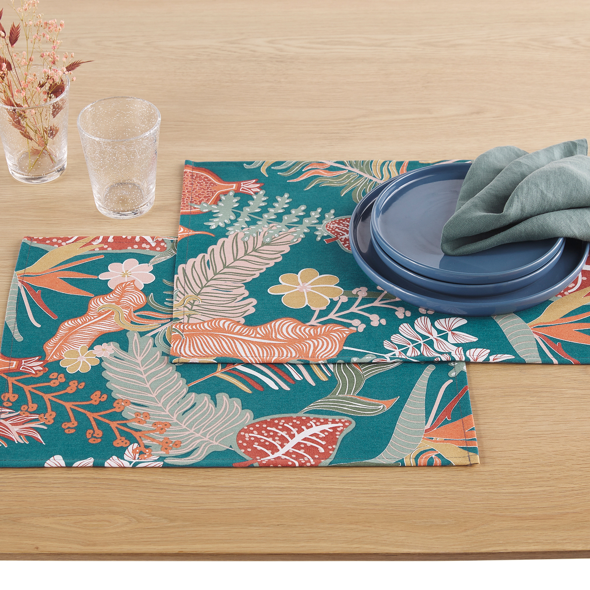 Set of 2 Tropic Printed Anti-stain Placemats