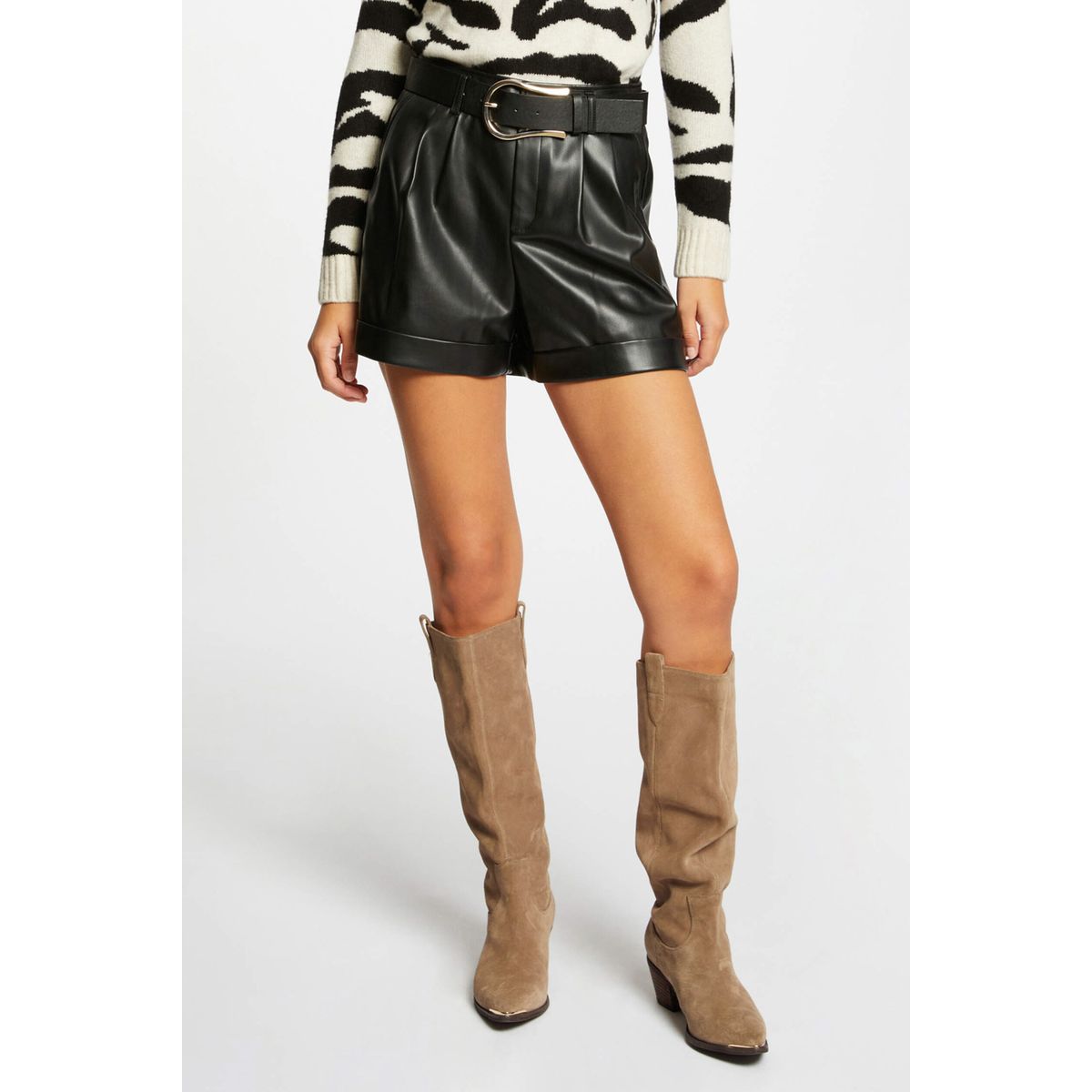 Tenue store jupe simili