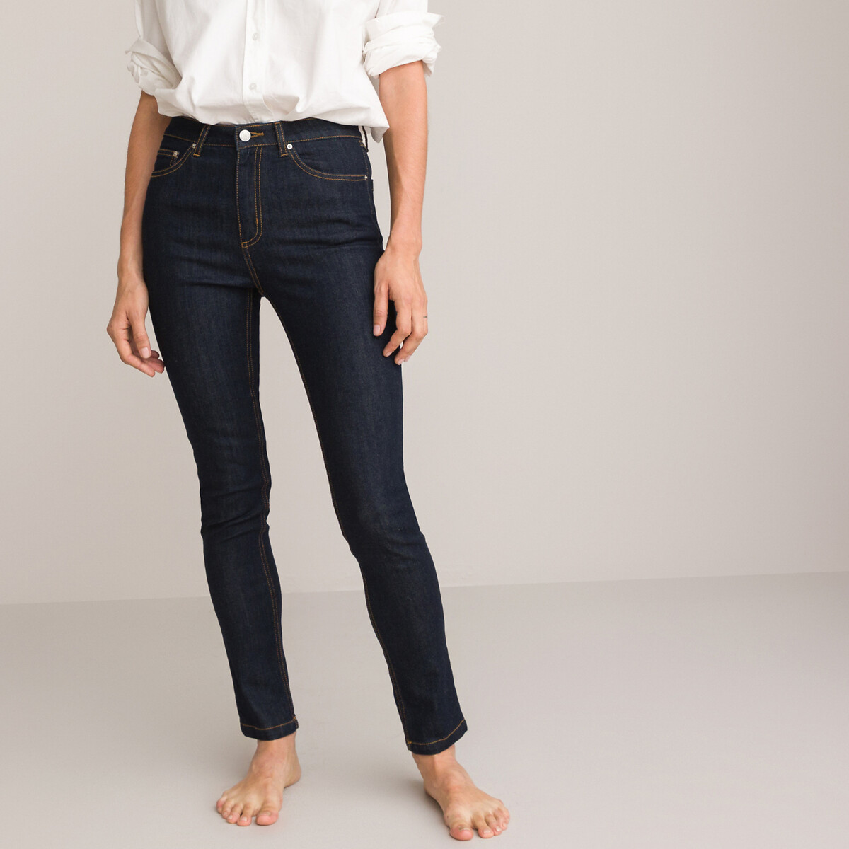 Organic cotton jeans in slim fit, mid rise, length 27.5