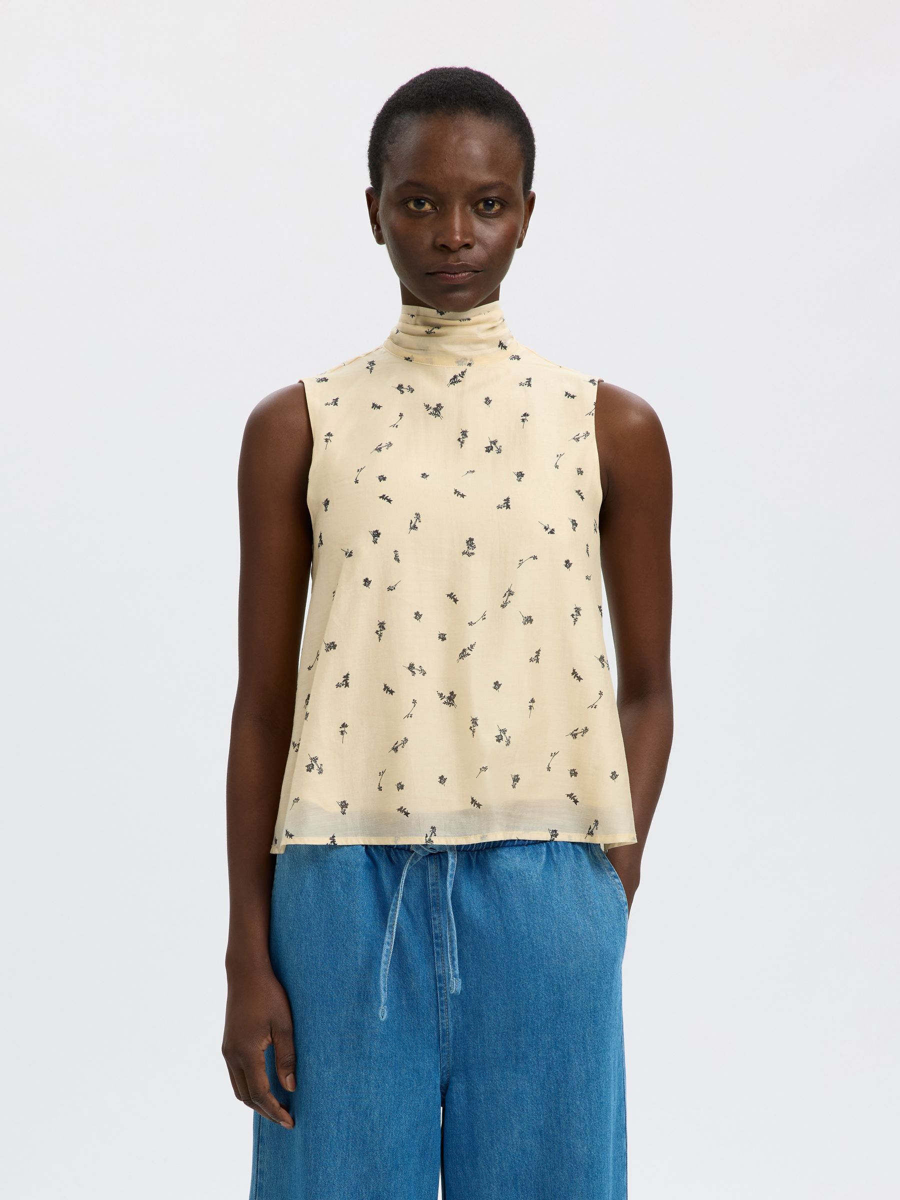 Top Sans Manches, SELECTED