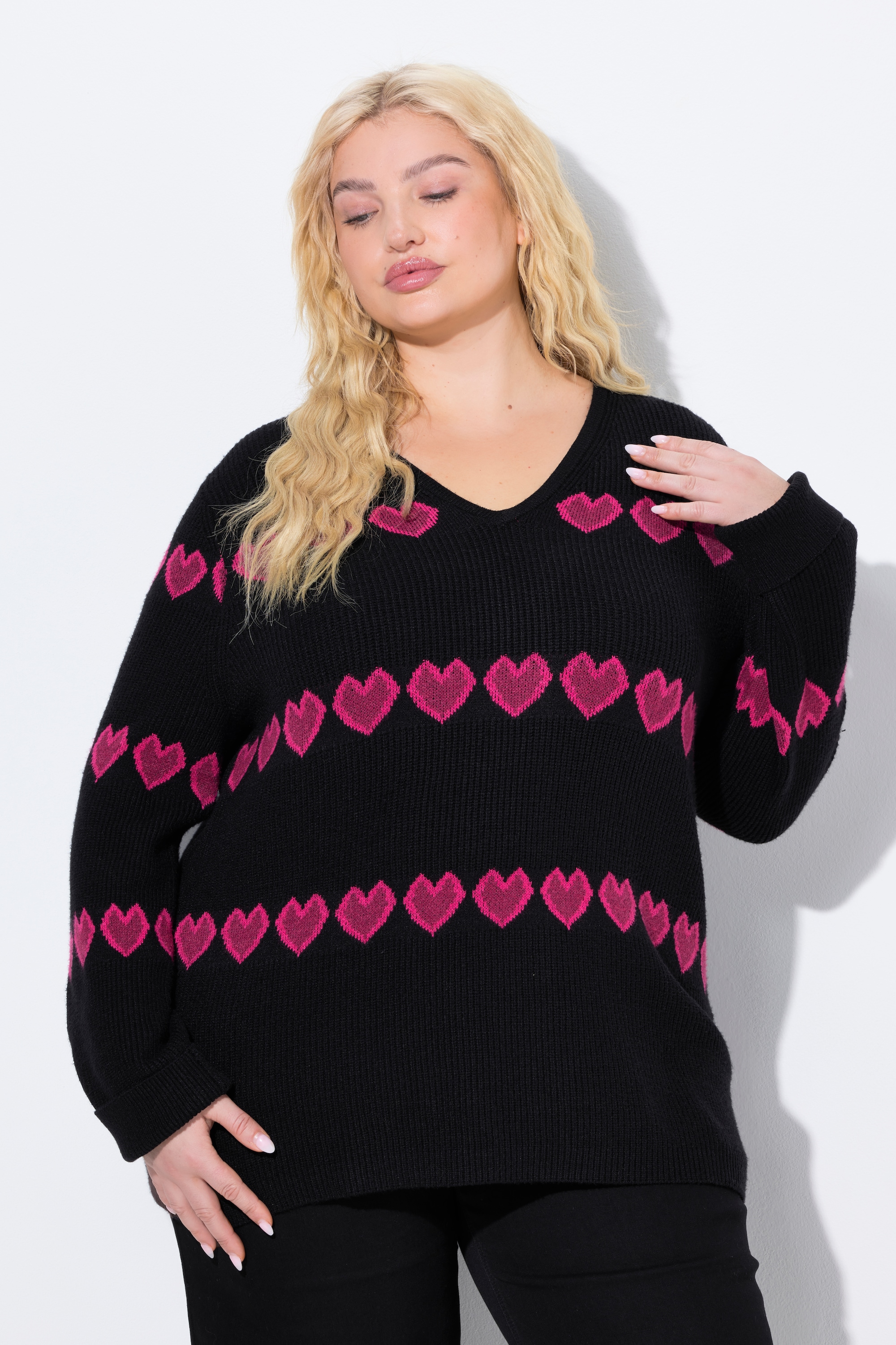 Pull avec cœurs, col en V et manches longues, ULLA POPKEN