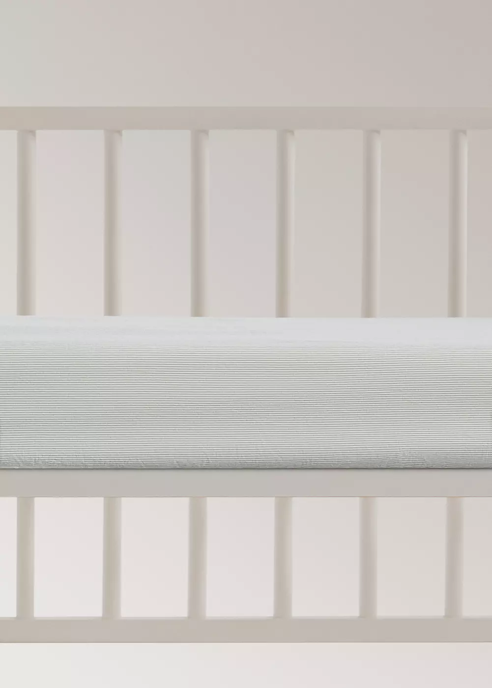 Drap-housse pour berceau à fines rayures, en coton avec fil teint, MANGO HOME